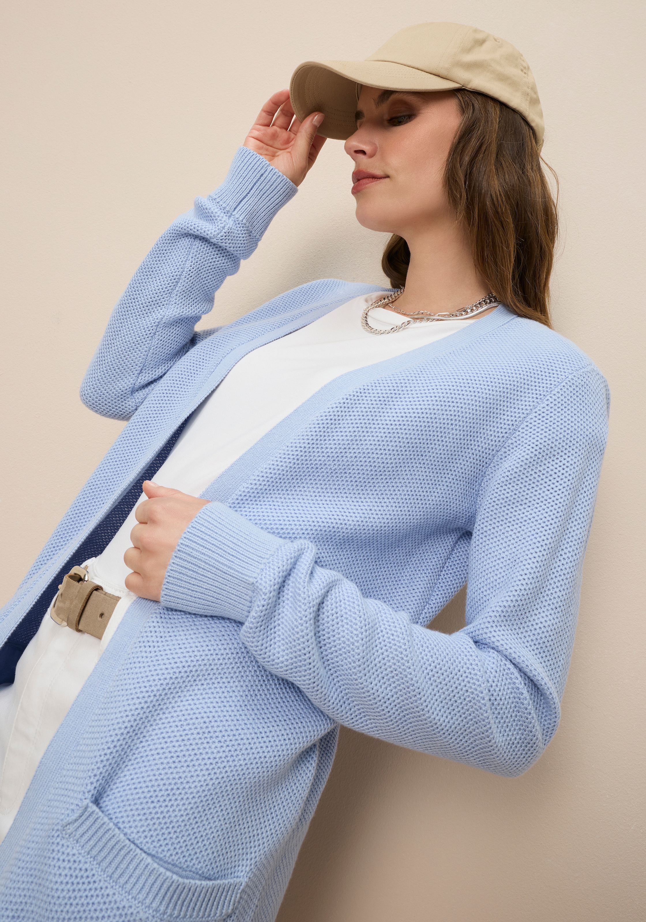 Tamaris Veste en tricot mit Taschen und moderner Perlstrickstruktur