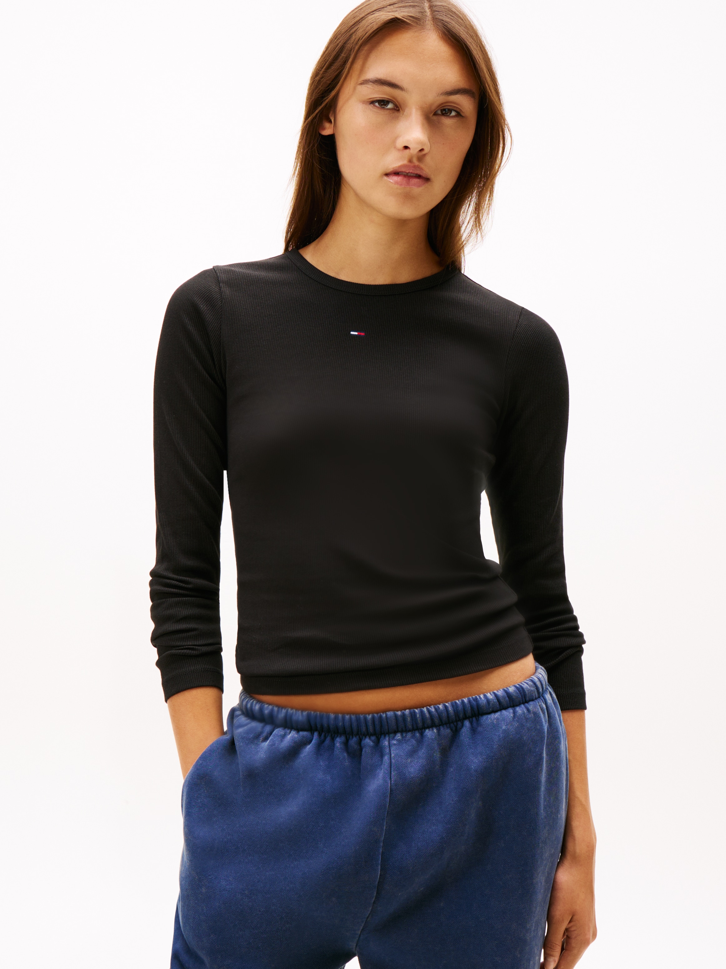 Tommy Jeans Langarmshirt »TJW 2PACK SLIM ESSENTIAL RIB LS« Packung, 2er-Pack, 2 Stk. tlg. in Rippoptik, mit Logostickerei