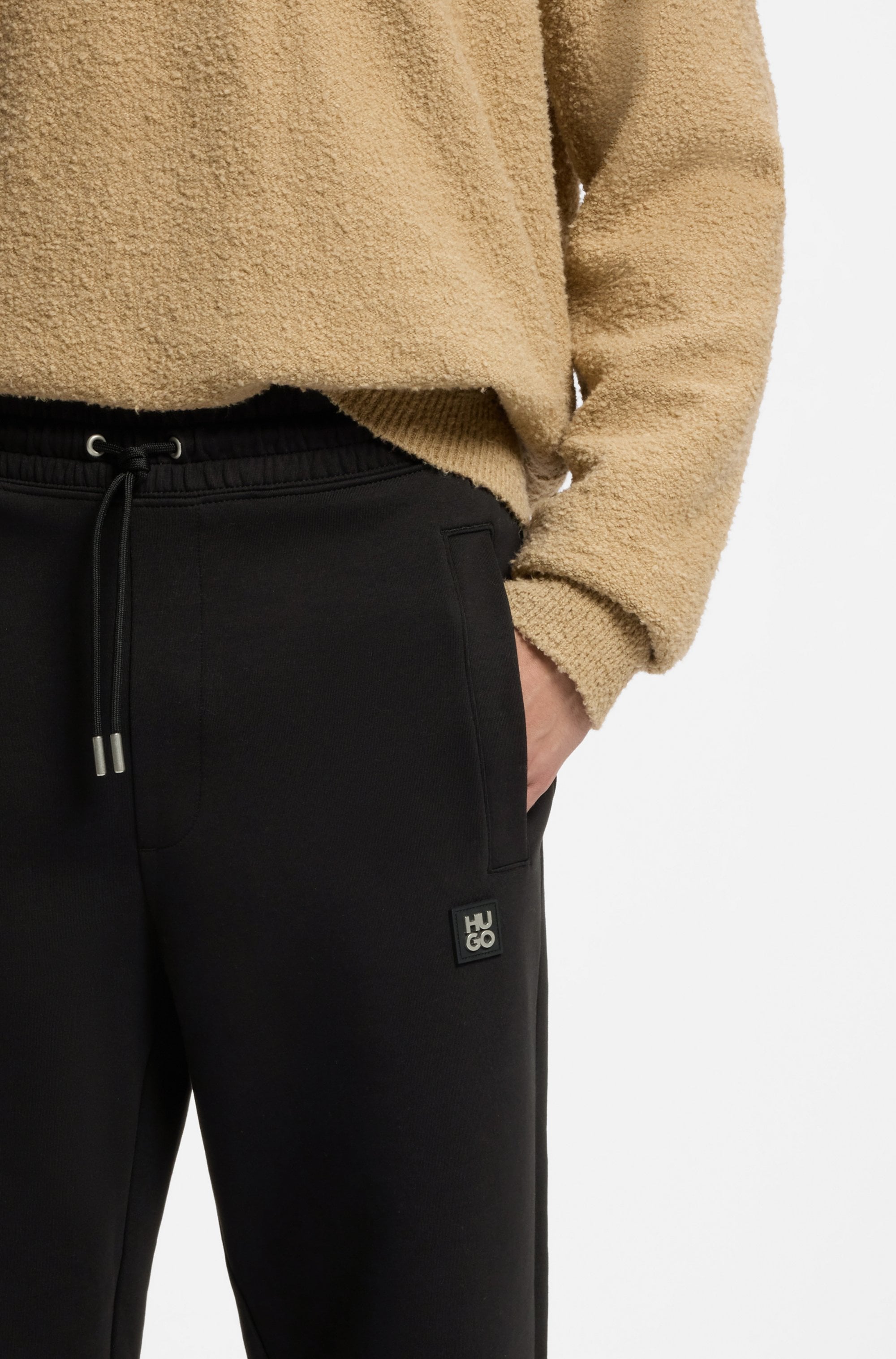 HUGO Pantalon sweat »Dimacs Metal Logo«  ceinture élastique avec cordon de serrage, coupe décontractée, mélange de coton