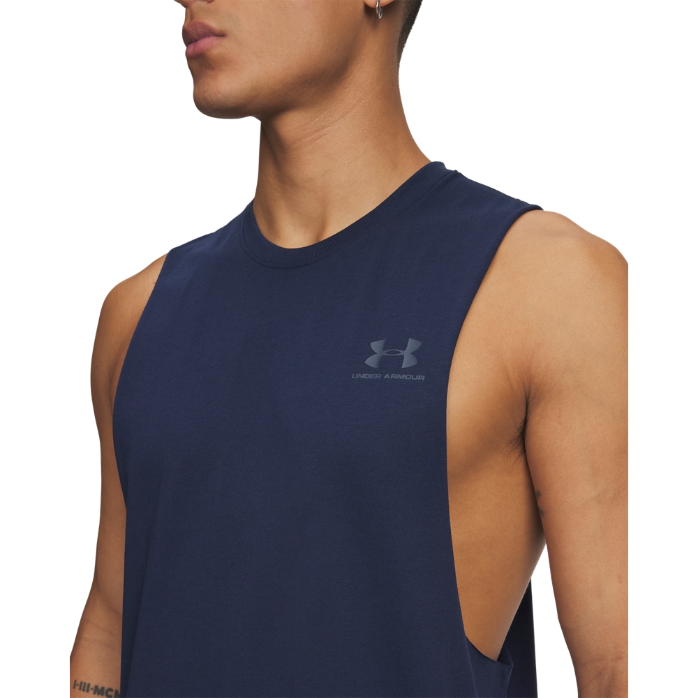 Under Armour® Funktionstop »UA LEFT CHEST CUT OFF TANK« sportliche Schnittform, für Trainingseinheiten, leichtes Design