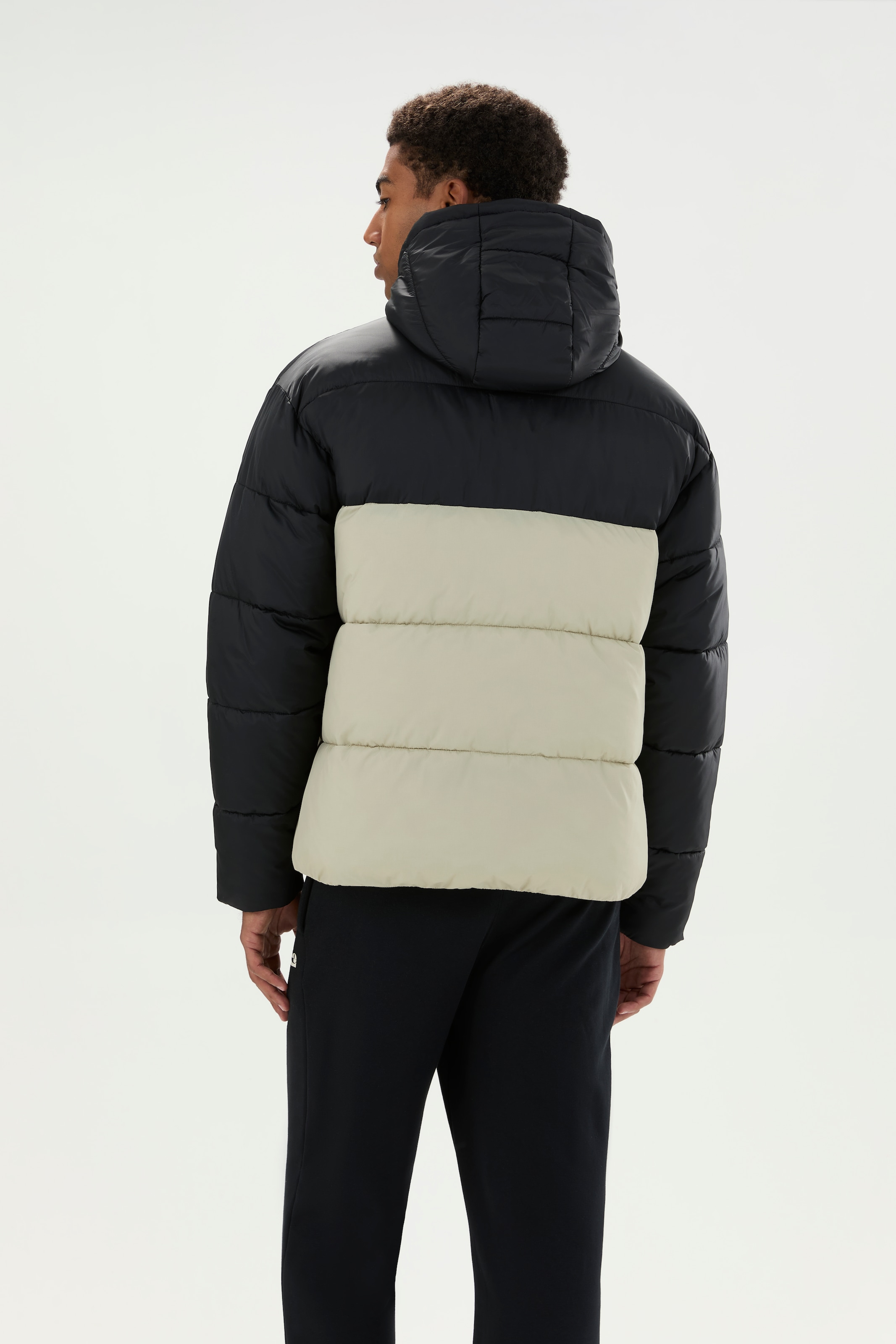 Ellesse Steppjacke »ASCARI 2 RETRO PADDED JACKET« wasserabweisend, windabweisend, wärmeisolierend, mit Reissverschluss