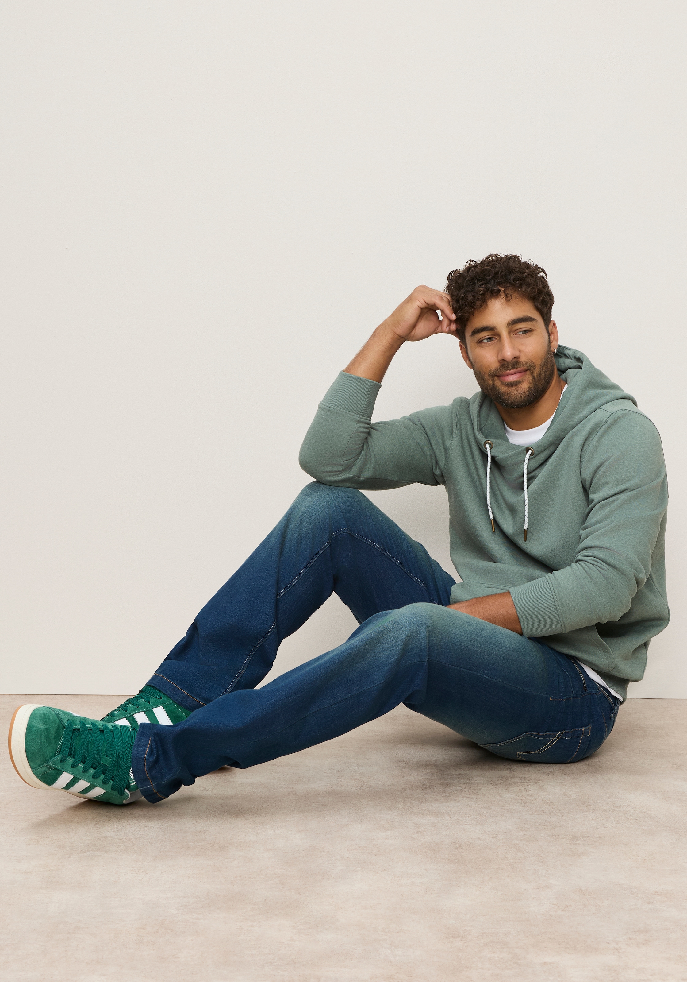 Man's World Sweat à capuche , avec col montant, aussi en grandes tailles
