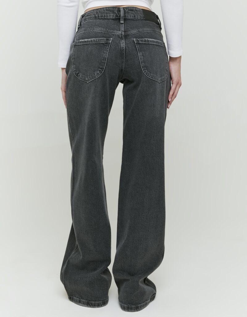 Tally Weijl Low-rise-Jeans »SPADEPALLAS« Baumwollmischung, Low-Waist mit geradem Beinverlauf und Strass-Anhänge