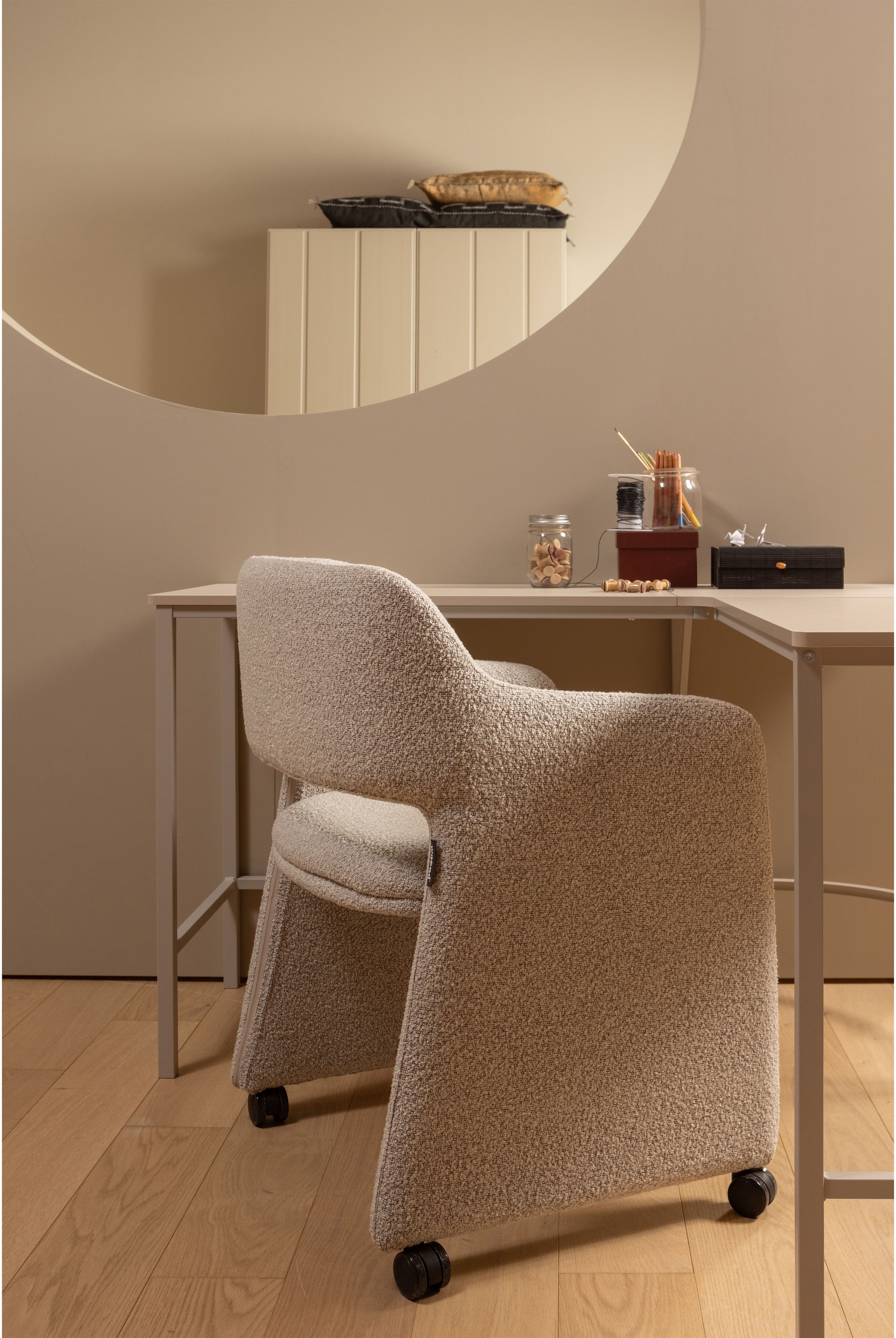 WOOOD Esszimmerstuhl »Lyric mit Ceyo-Bouclé-Bezug und Rollen B 59 x T 58 x H 79 cm« () Tragkraft 120 kg, Hohe Verschleissfestigkeit, montiert geliefert