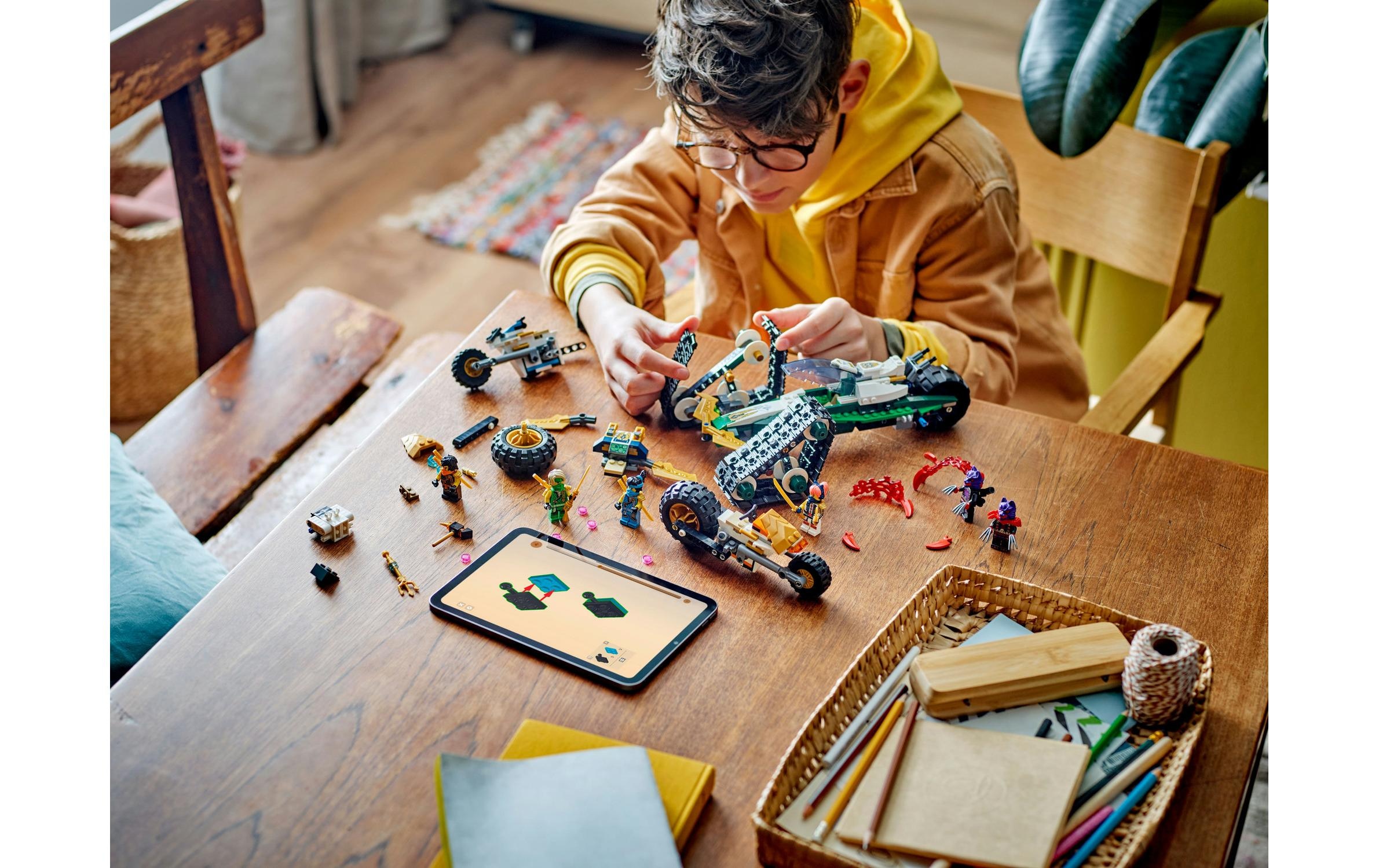 LEGO® Briques de jeu »Ninjago Kombi-Raupe des Ninja-Teams 71820«