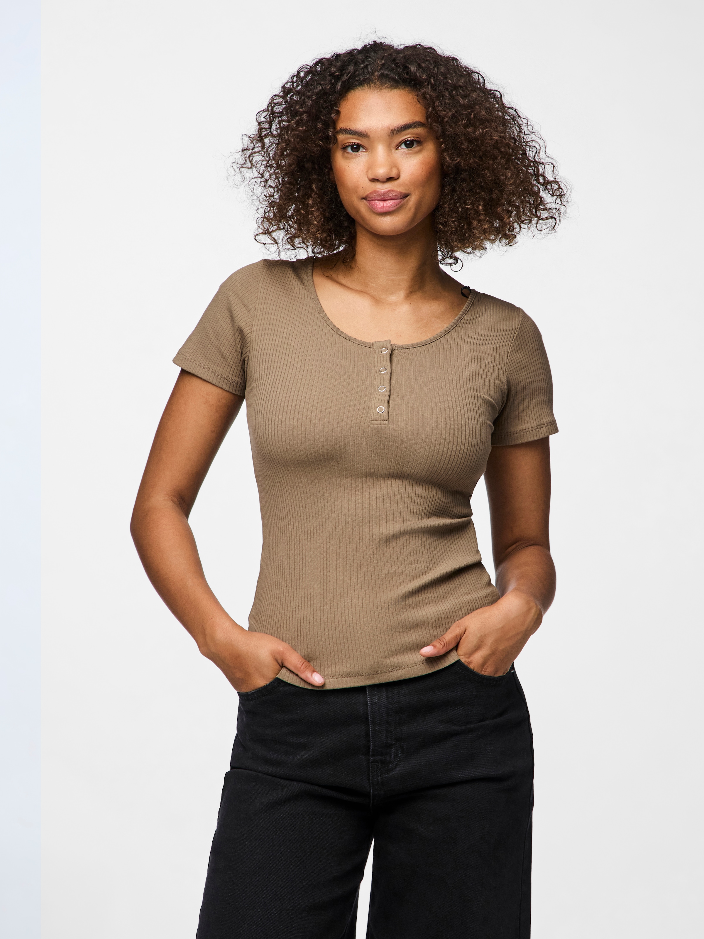 pieces Kurzarmshirt »PCKITTE SS TOP NOOS BC« Baumwollmischung, slim fit