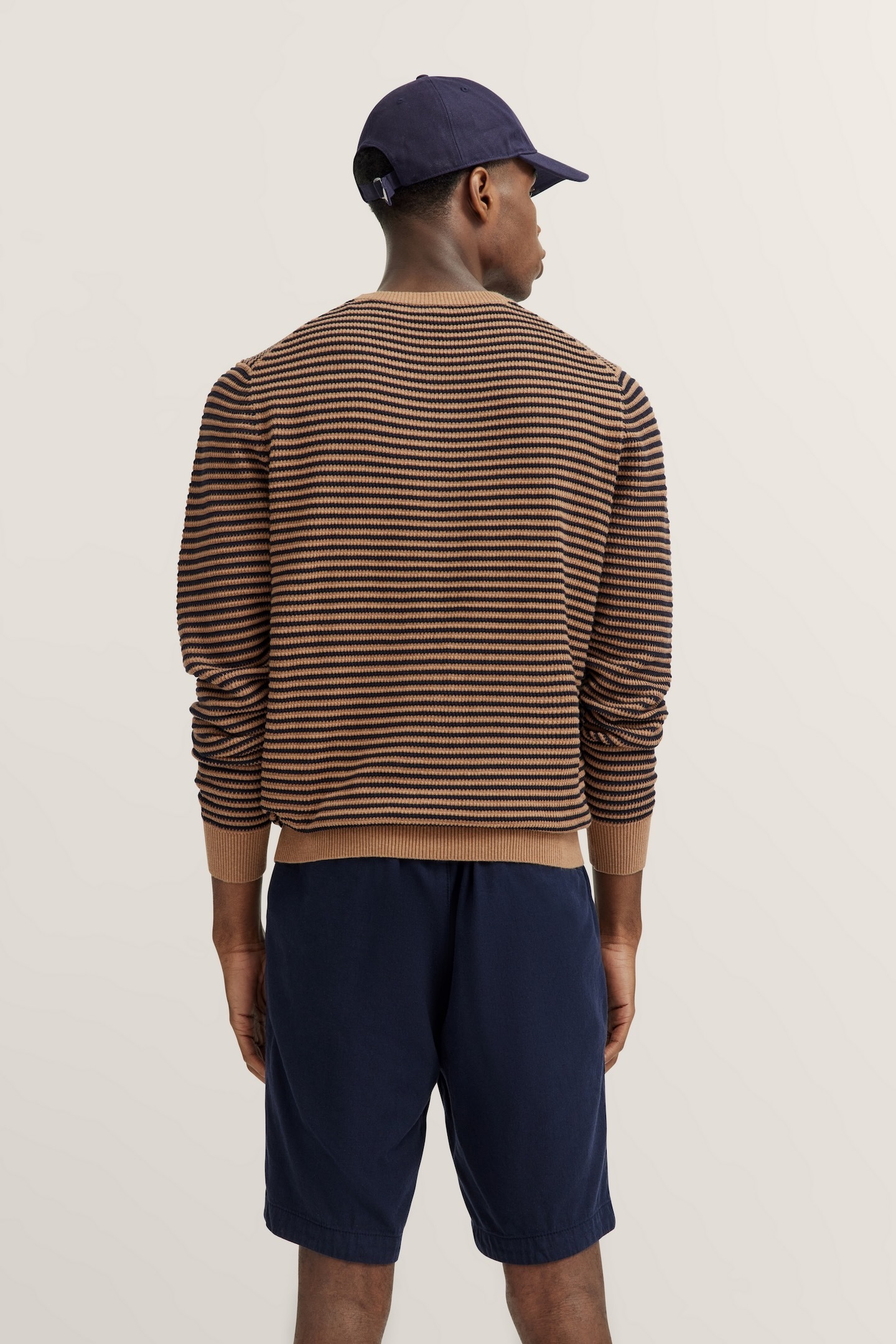 bugatti Pull à col rond mit Streifen