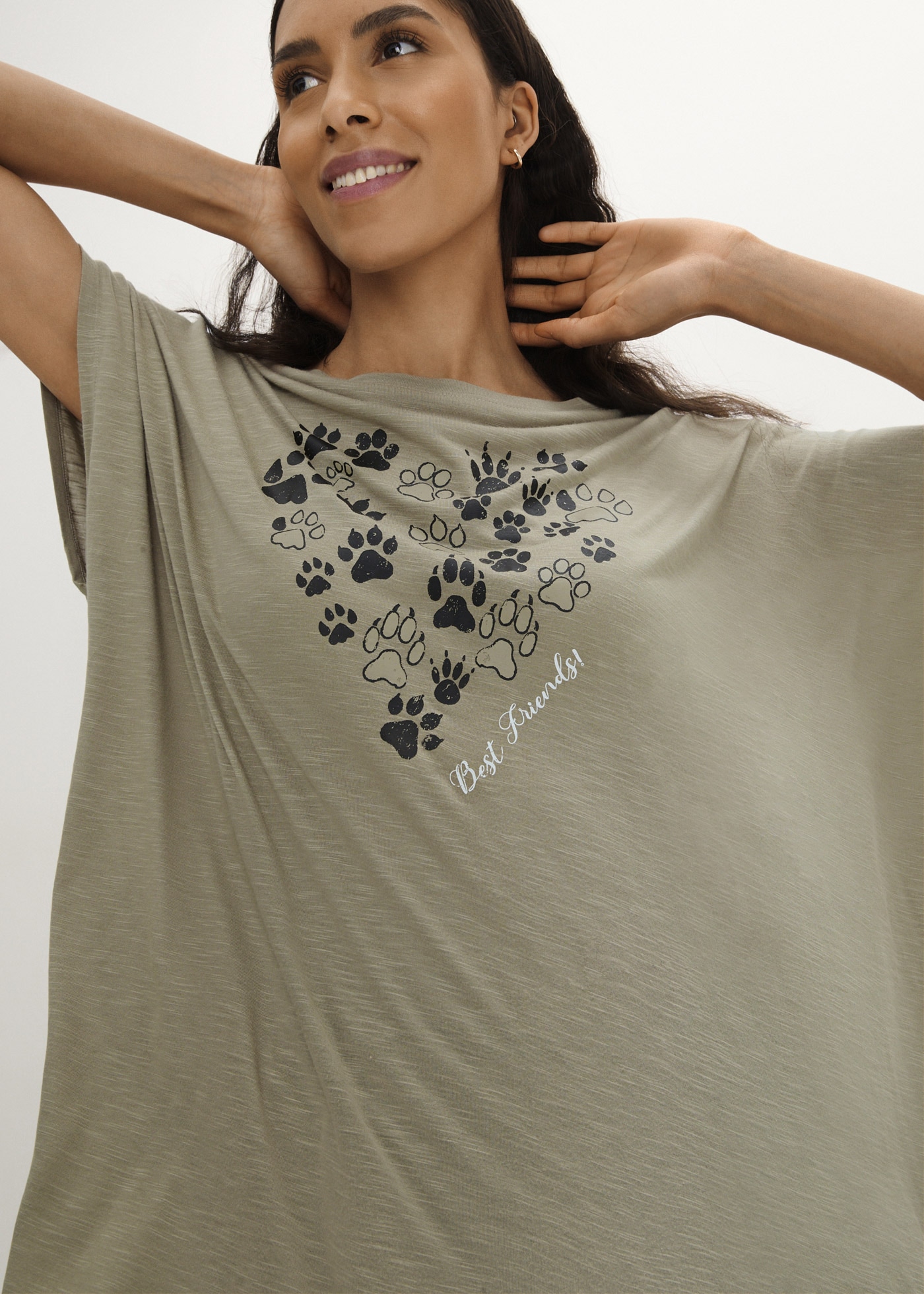 bonprix T-shirt Oversize-Passform, Kurzarm, mit dekorativem Druck, aus Viskose