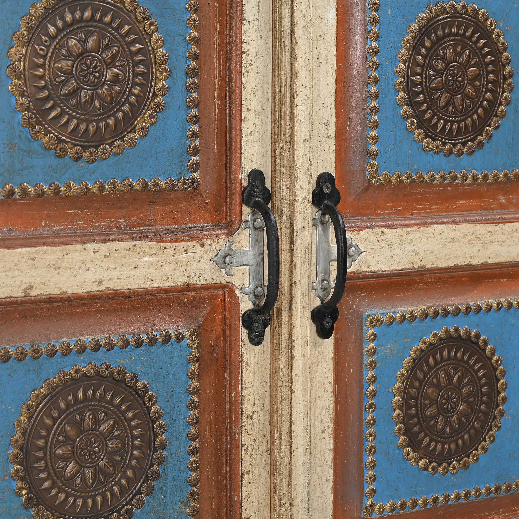 Home affaire Sideboard »Mahar« mit aufwendiger Schnitzerei, handgefertigt, Unika-Möbel, Breite 160 cm