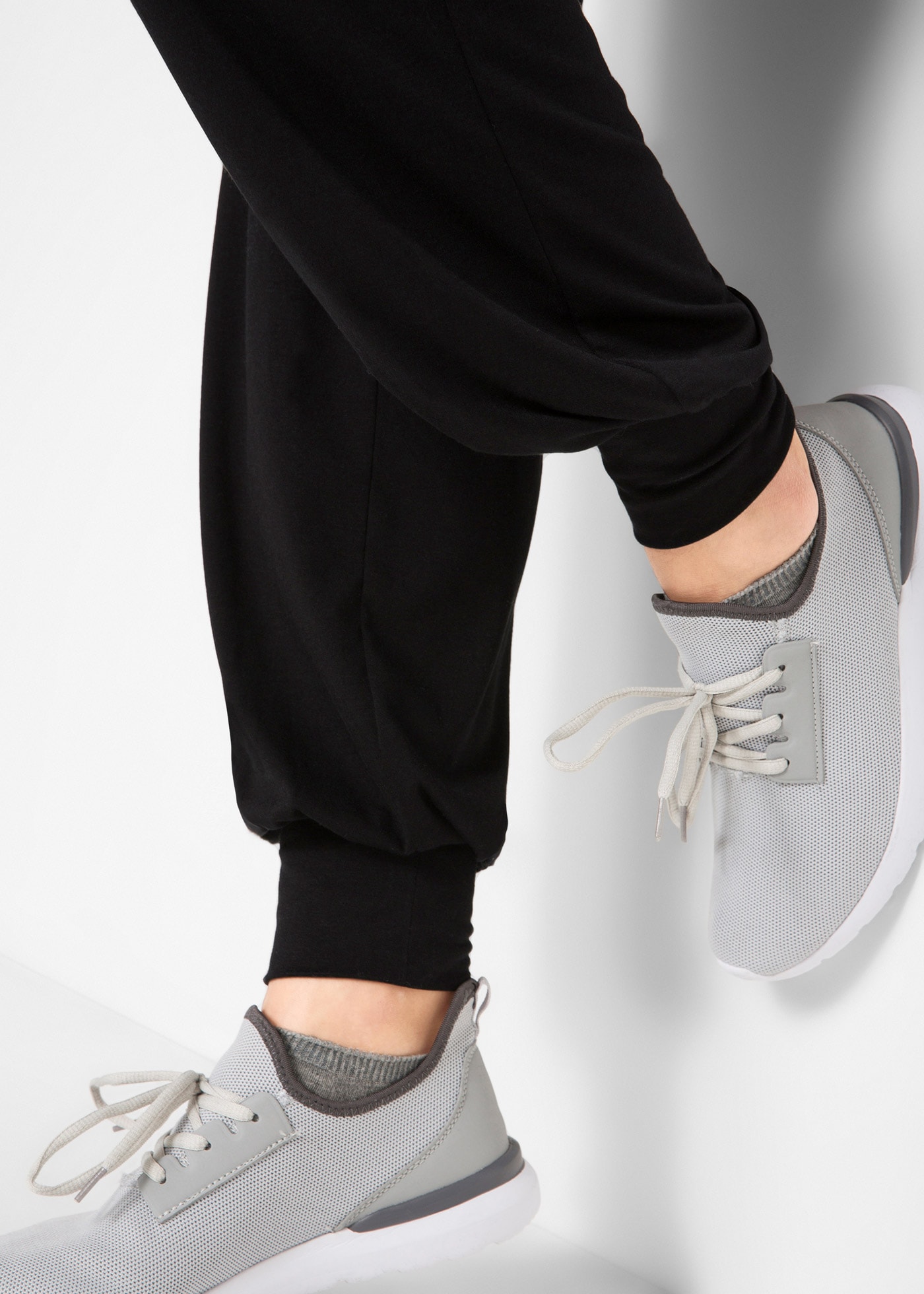 bonprix Sweathose  Haremshose mit Silikontape am Taillenbund