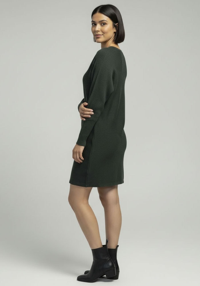 Laura Scott Robe en tricot mit Fledermausärmeln und Rippstrick - NEUE KOLLEKTION