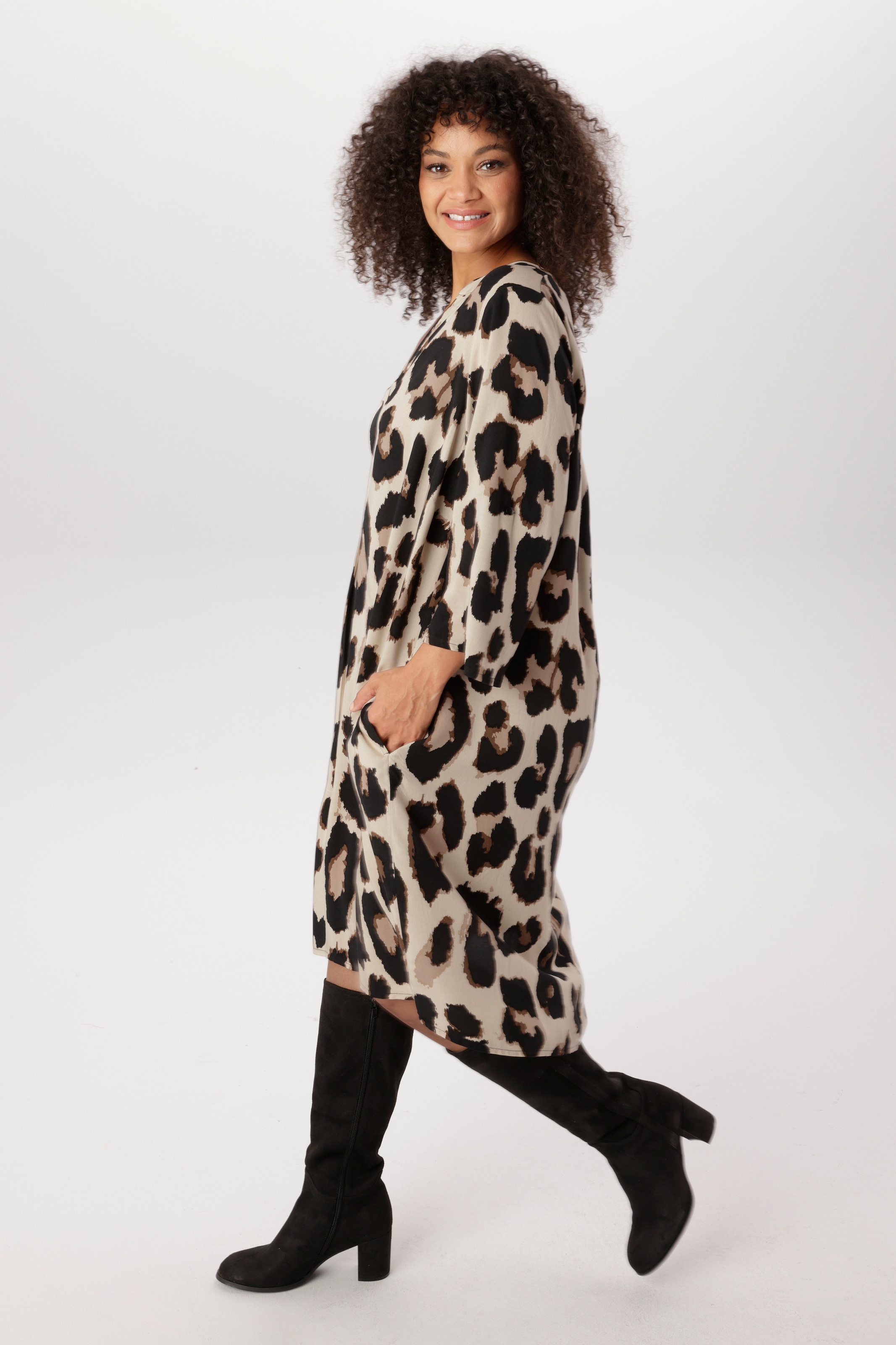 Aniston PLUS Robe imprimée avec superbe imprimé léopard - NOUVELLE COLLECTION