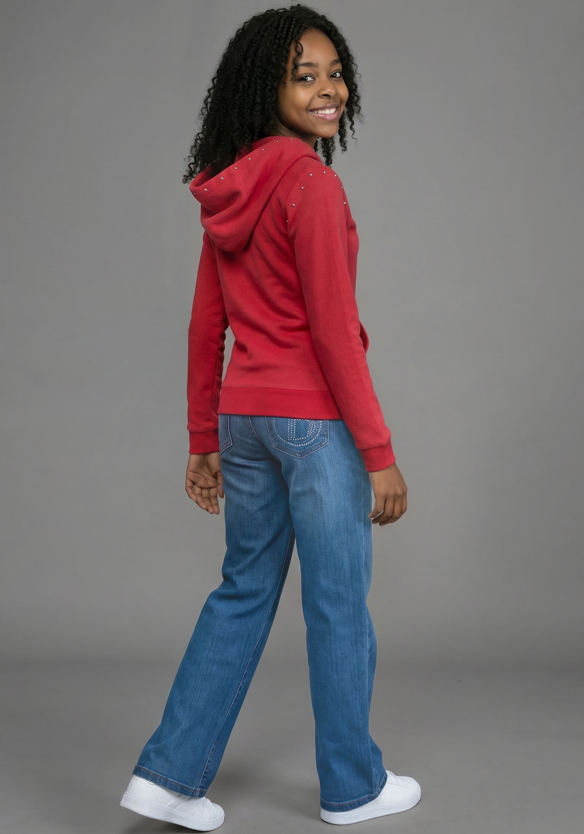 Bruno Banani Sweat à capuche »Hoodie mit Nieten-Details an Kapuze und Sternen im Nietendesign«, Sweatshirt avec décoration cloutée, en tissu doux gratté
