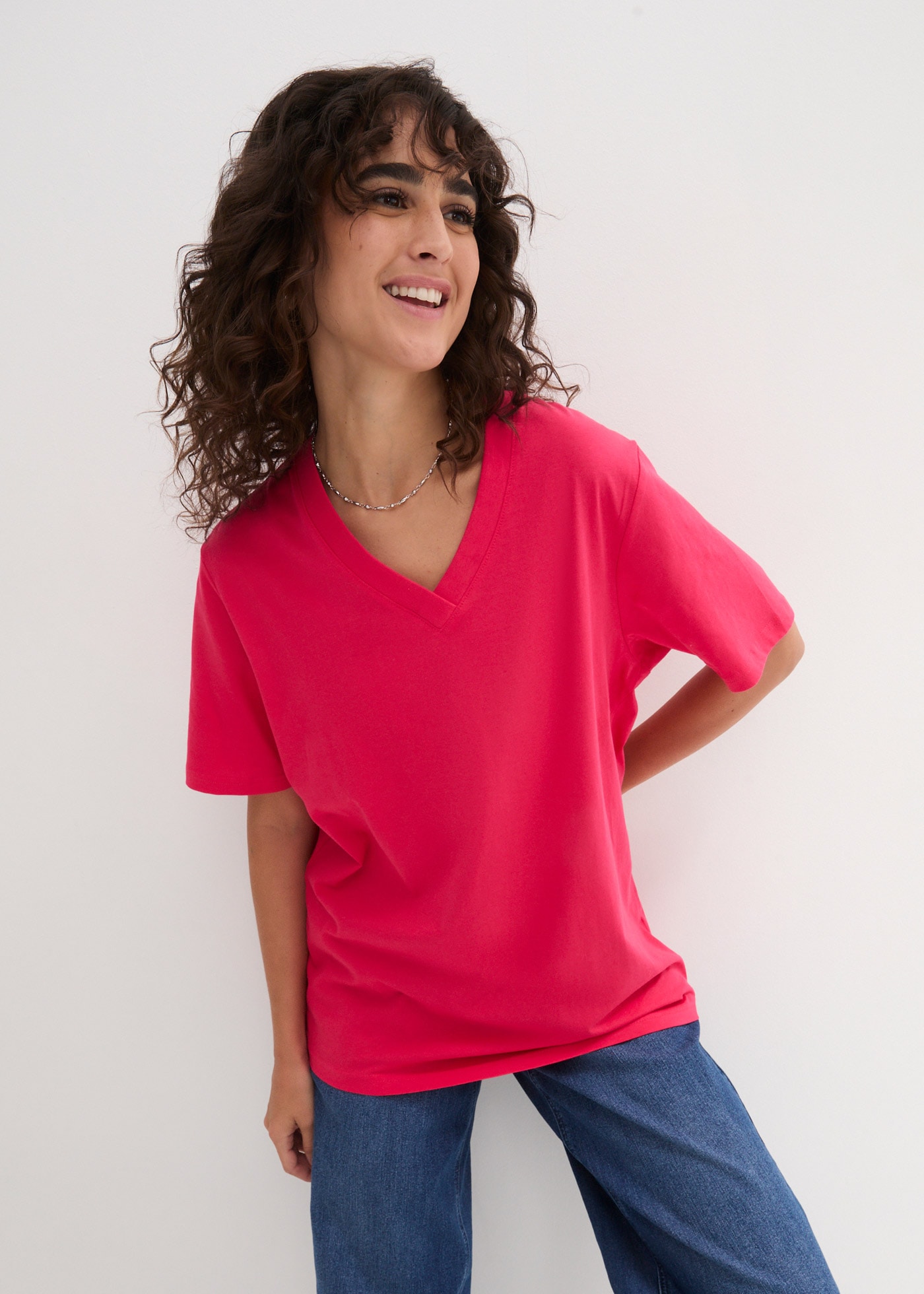 bonprix Longshirt »Weites Long-Shirt mit V-Ausschnitt, Kurzarm (5er Pack)« Packung, 5 tlg. lockere Passform, Kurzarm, mit V-Ausschnitt, unifarben
