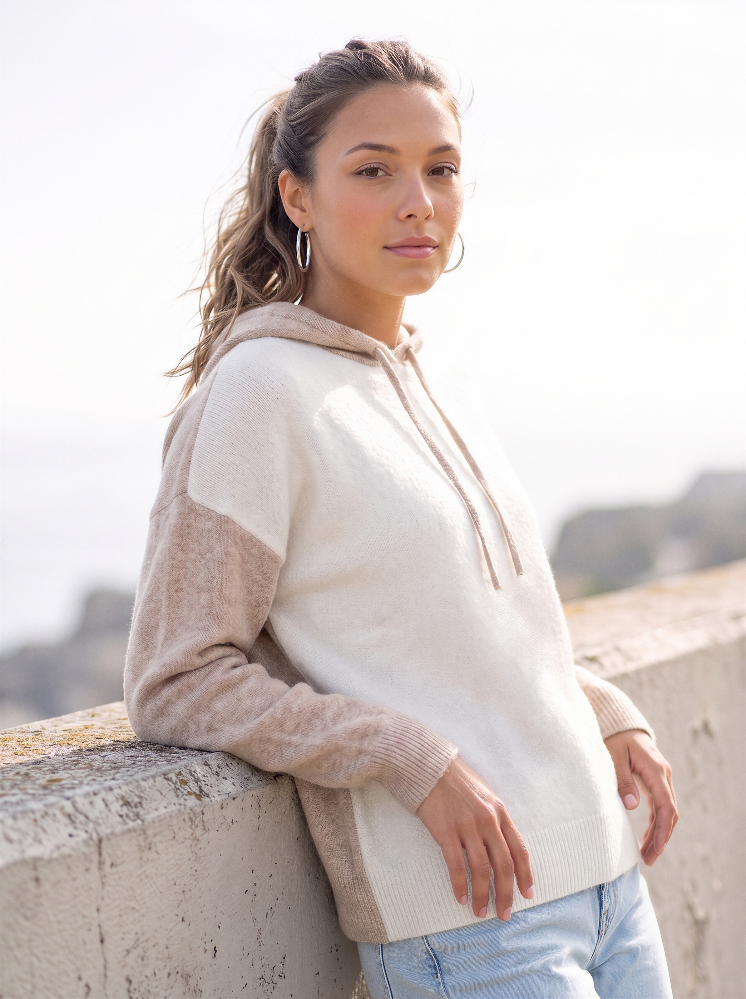 Vivance Pull à capuche »in lässiger Colorblock-Optik aus softer Strickware« Pullover mit Kapuze, Kuschelpullover, locker und kaschierender Schnitt