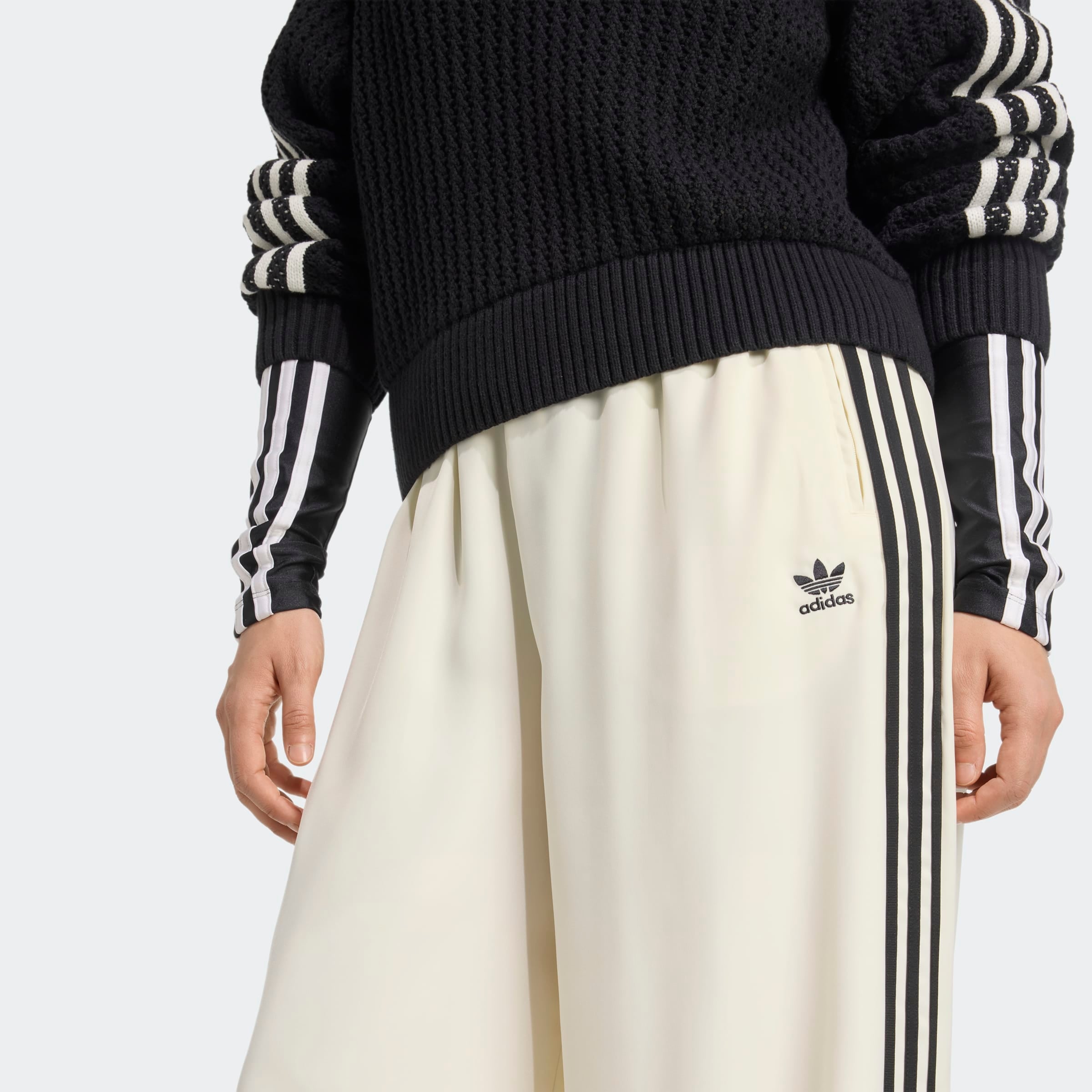 adidas Originals Pantalon de sport »SATIN TP WL«  19 : coupe normale, style sportif, en polyester et élasthanne,