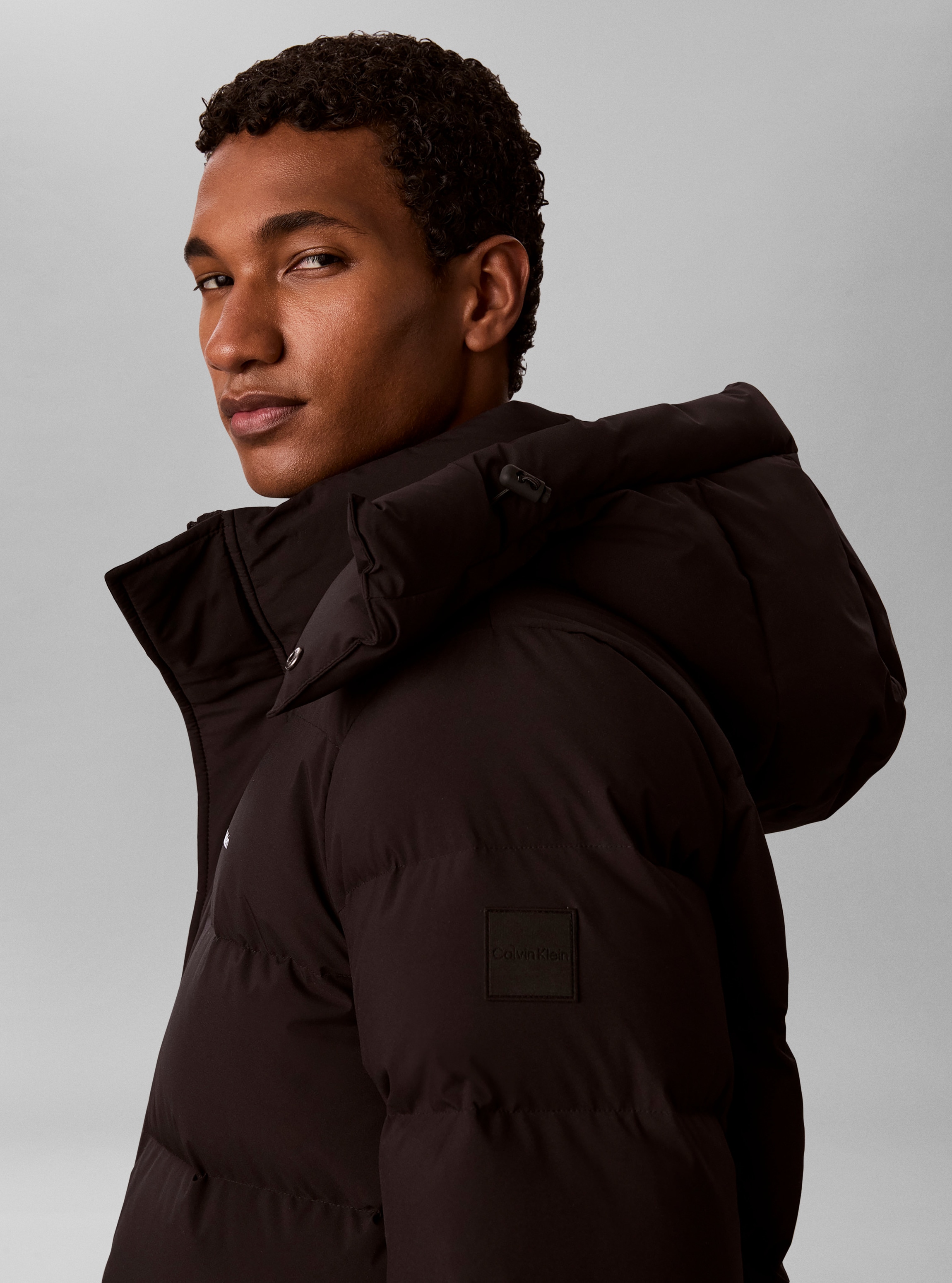 Calvin Klein Jeans Veste matelassée »MATTE DOWN PUFFER« avec capuche coupe régulière avec capuche