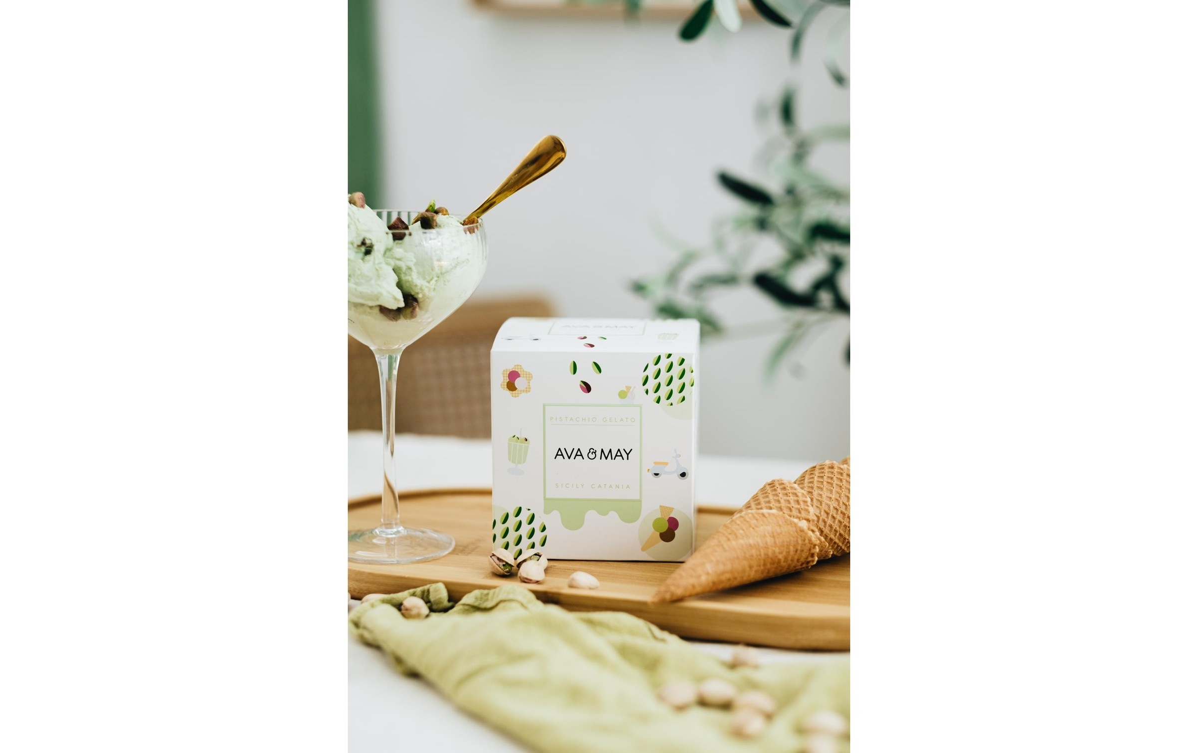 AVA & MAY Bougie parfumée »Pistachio Gelato 450 g«