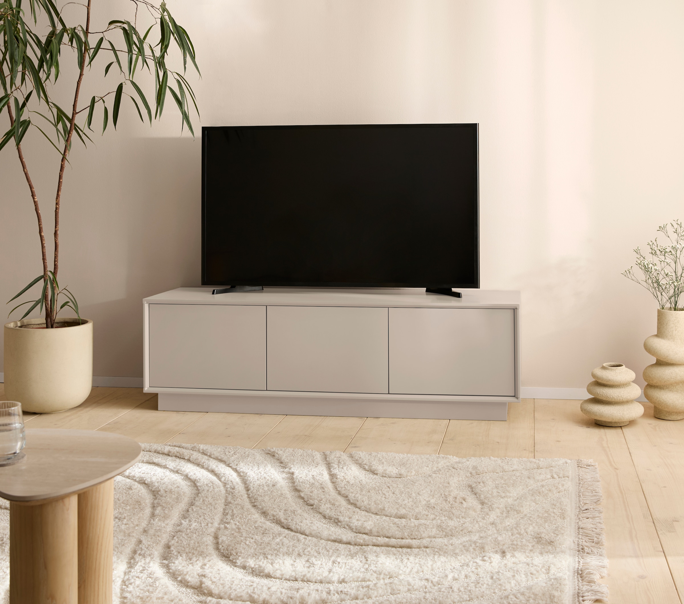 homsy by Ana Johnson Meuble TV »Storvia« seidenmatte Lackierung, geräuschlose Soft-Close-Schubladen, B 140 cm