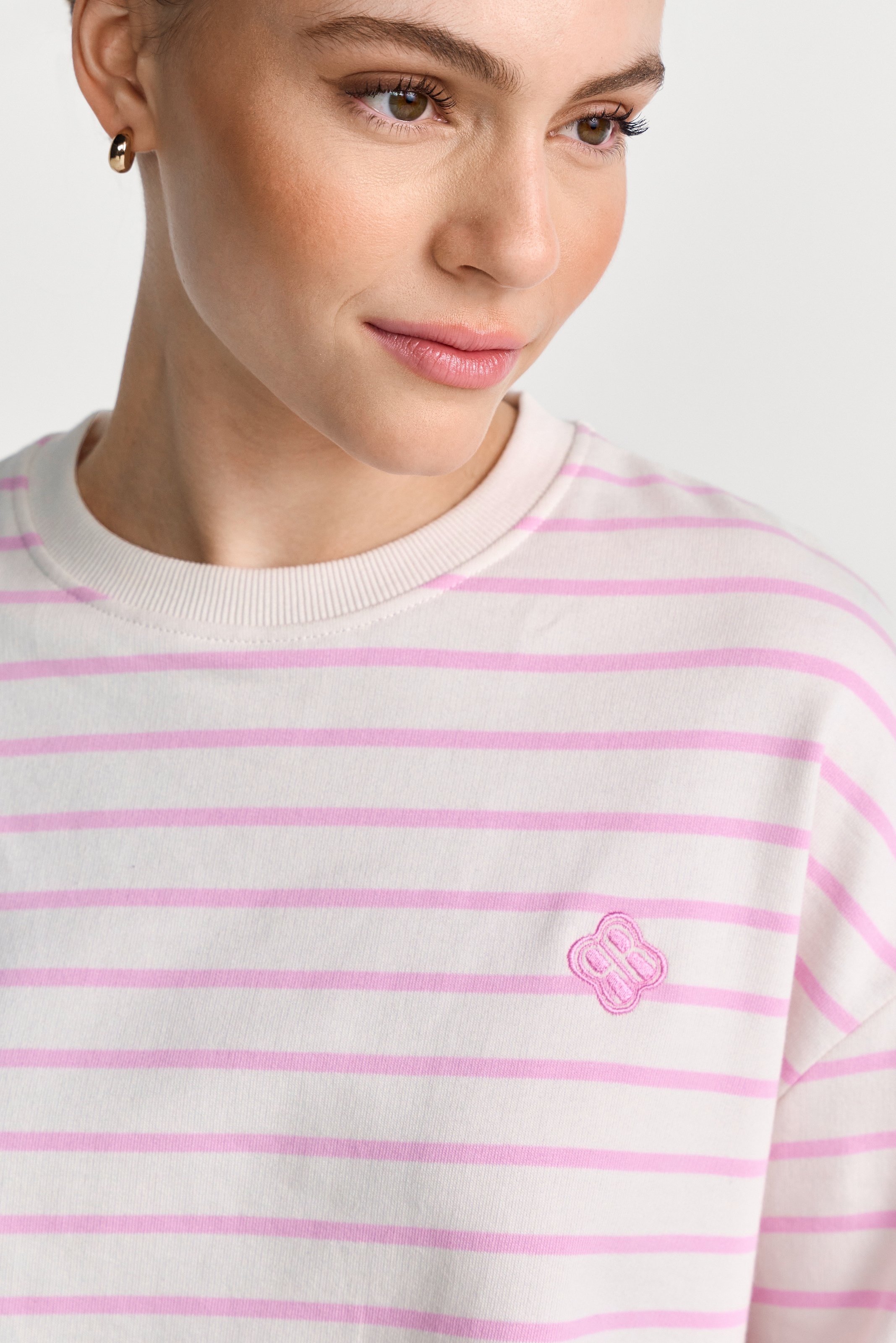 RICHROYAL Sweatshirt , im dezenten oversized Look, mit Bruststickerei
