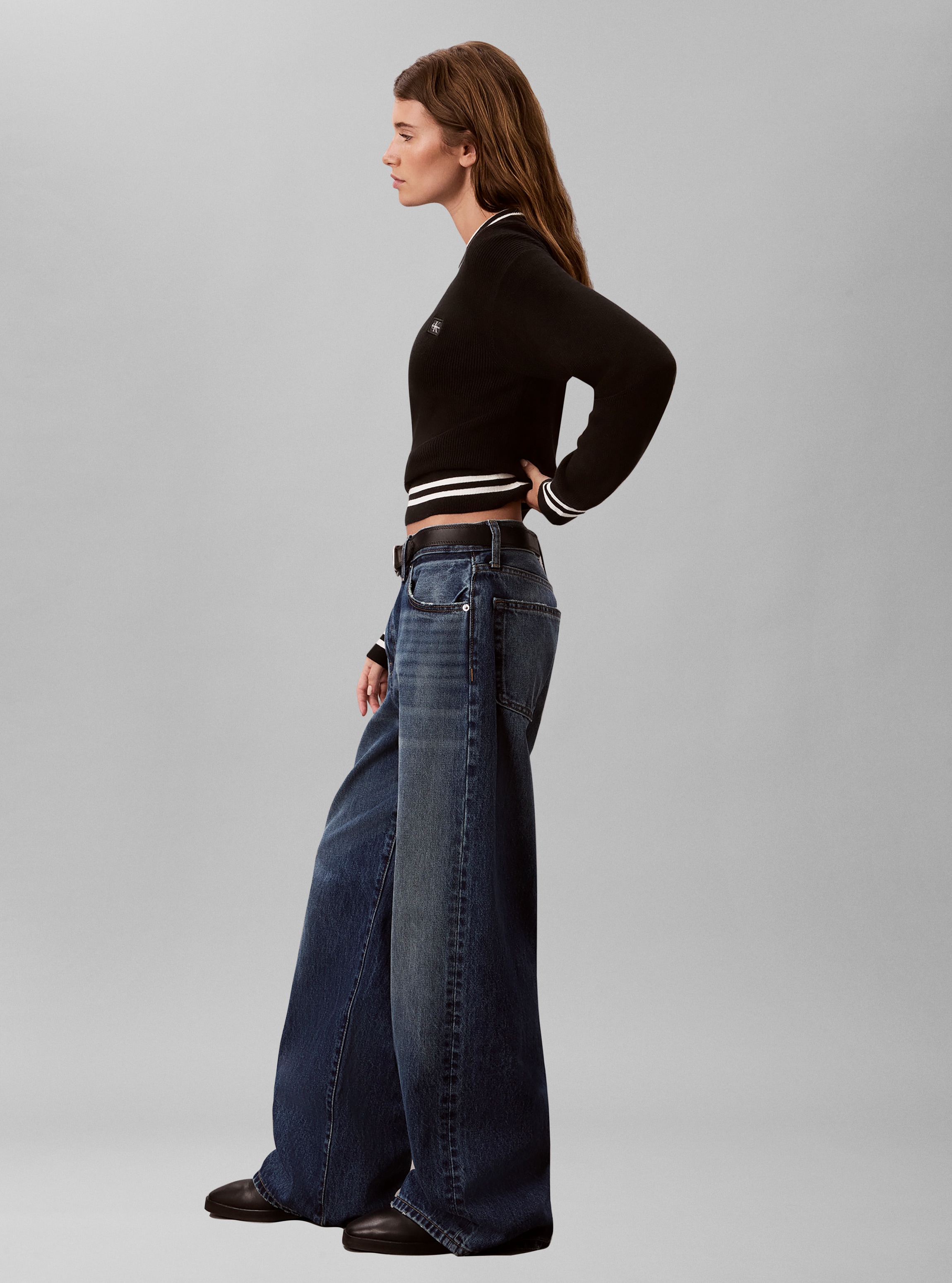 Calvin Klein Jeans Rundhalspullover »WOVEN LABEL CREWNECK SWEATER« Regular fit mit Rundhalsausschnitt