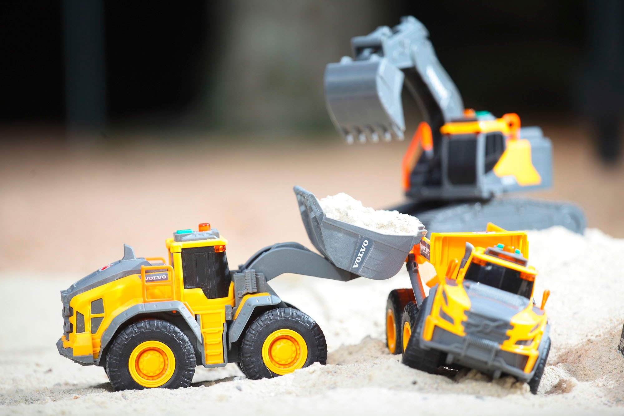 Dickie Toys Jouet chargeur à roues »Volvo Wheel Loader« mit Licht und Sound