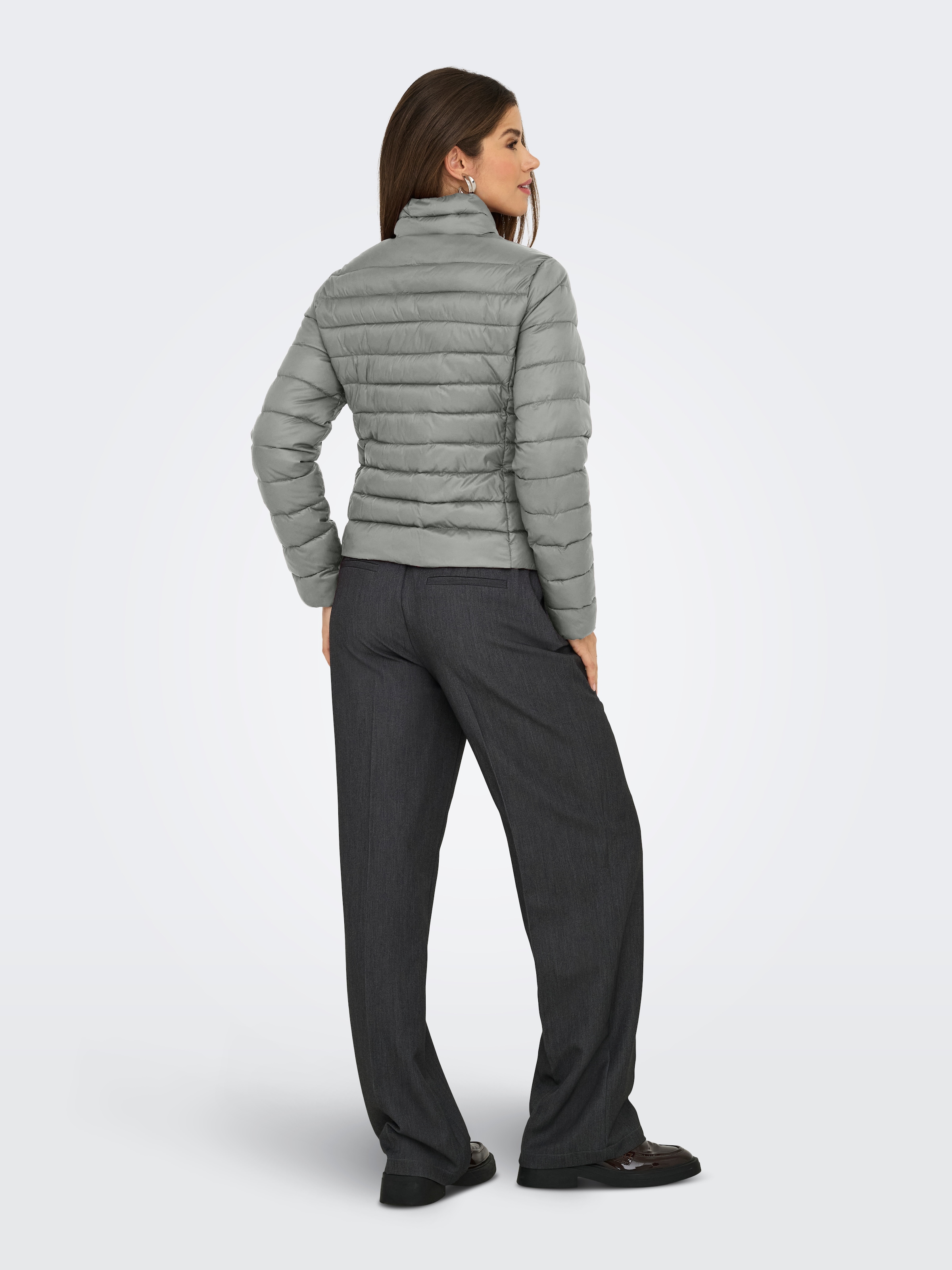 ONLY Veste matelassée »ONLTAHIA LW QUILTED JACKET OTW NOOS« ohne Kapuze Kunstfaser