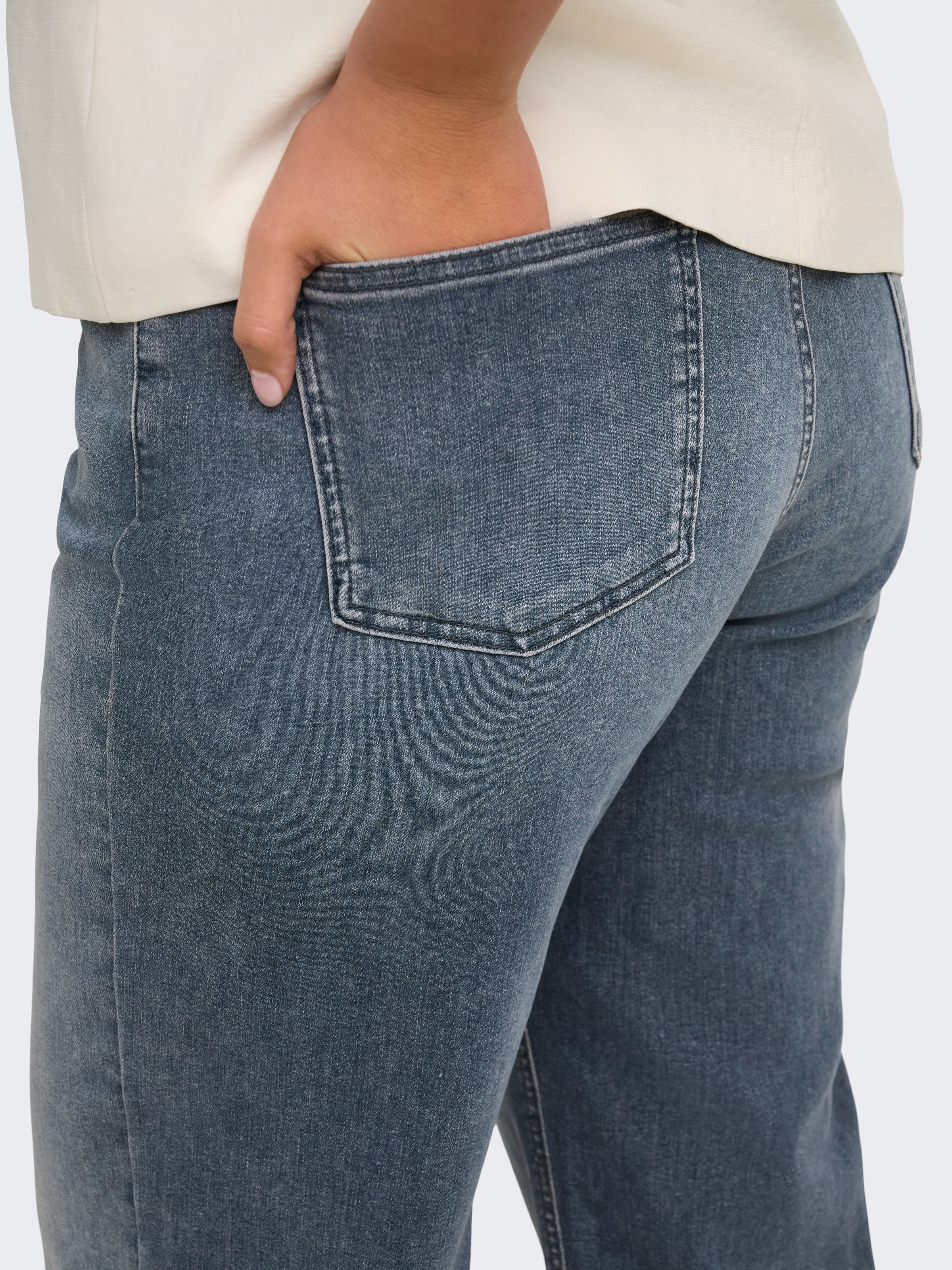 ONLY CARMAKOMA Jeans taille haute »CARWILLY WIDE HW REA2602 DNM NOOS« mélange coton, taille haute
