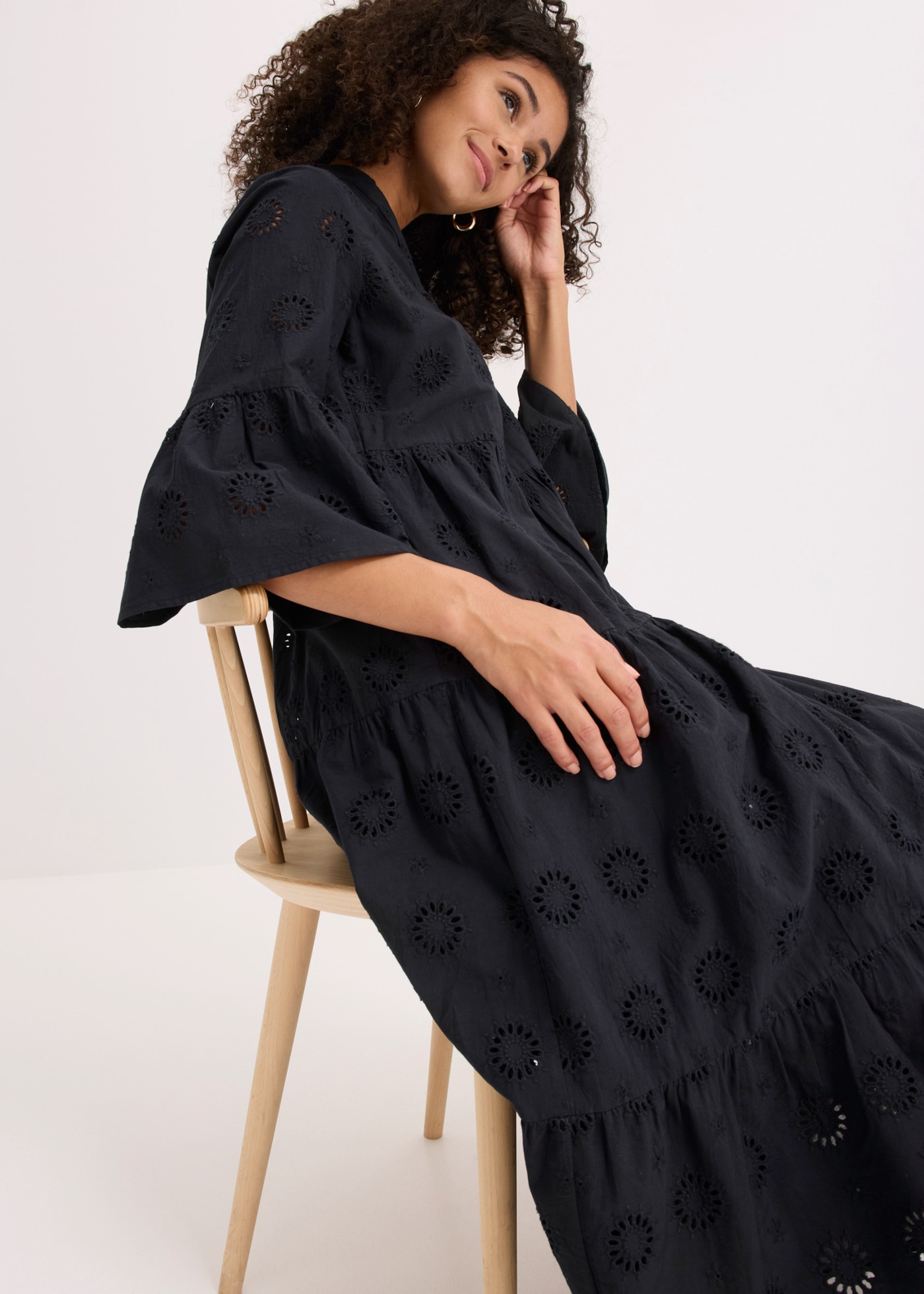 bonprix Robe midi en coton pur, coupe trapèze, manches 3/4, col montant