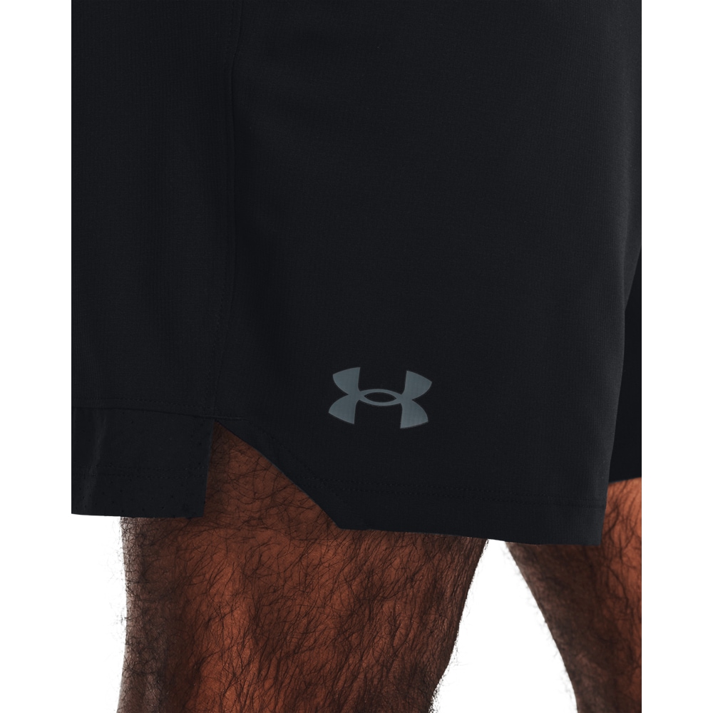 Under Armour® Shorts »UA VANISH WOVEN 6IN SHORTS«  sportlicher Stil, für vielseitige Aktivitäten, leichtes Material