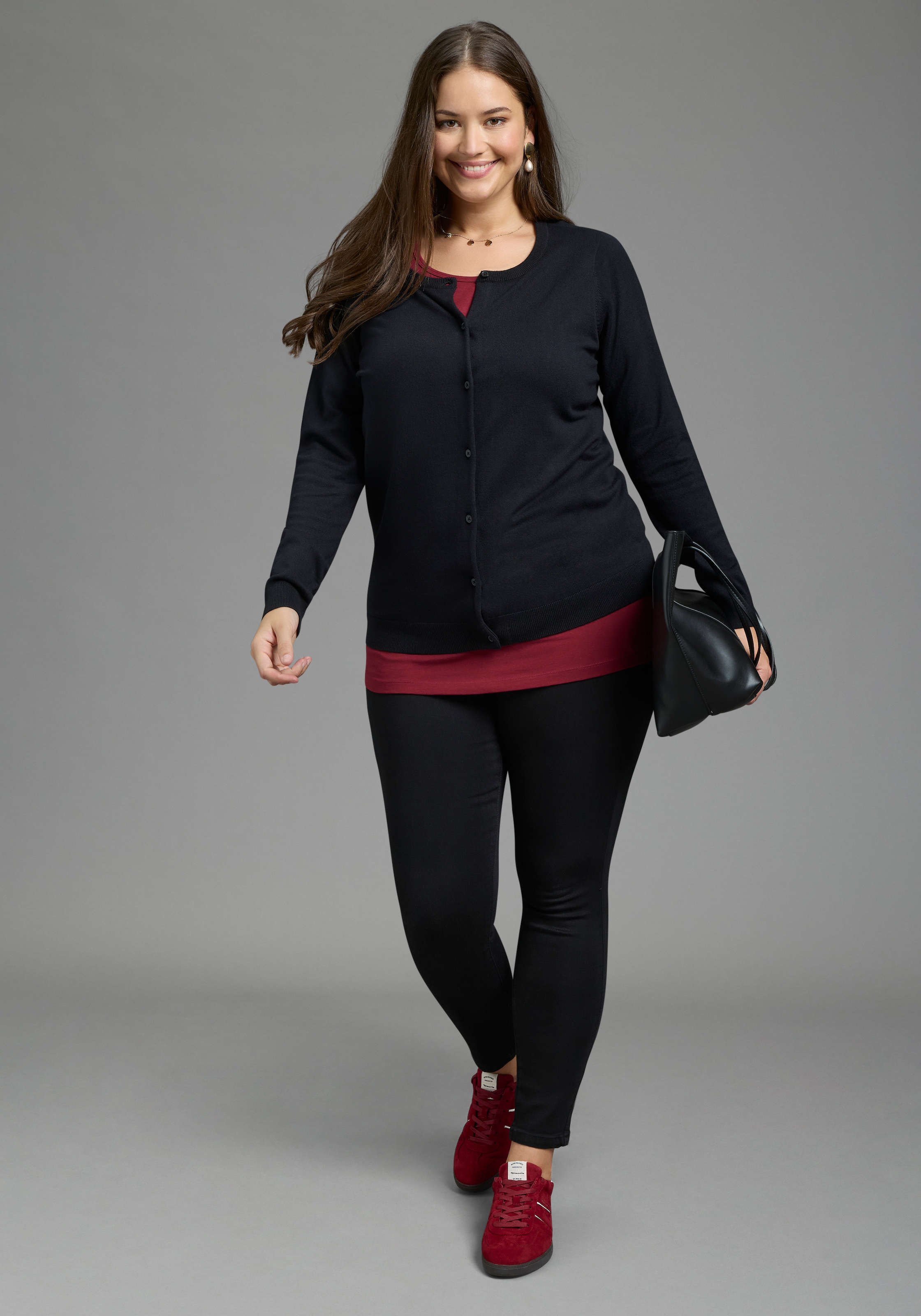 Laura Scott CURVE Strickjacke »Grosse Grössen« hüftlange Form, figurumspielende Passform, mit Rundhalsausschnitt
