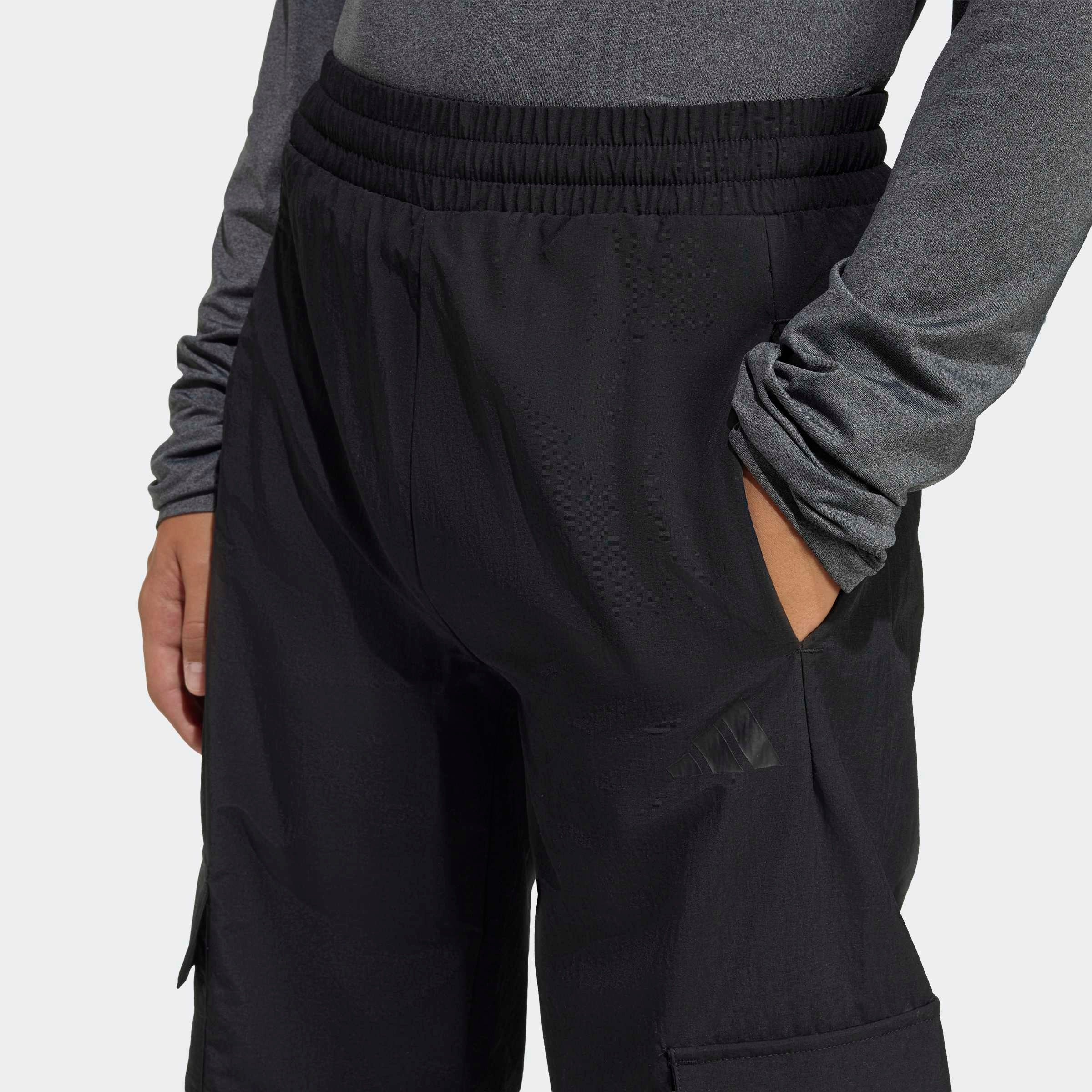 adidas Sportswear Pantalon de sport »FUTURE ICONS CARGO O-SHAPED, LÄNGER GESCHNITTEN«