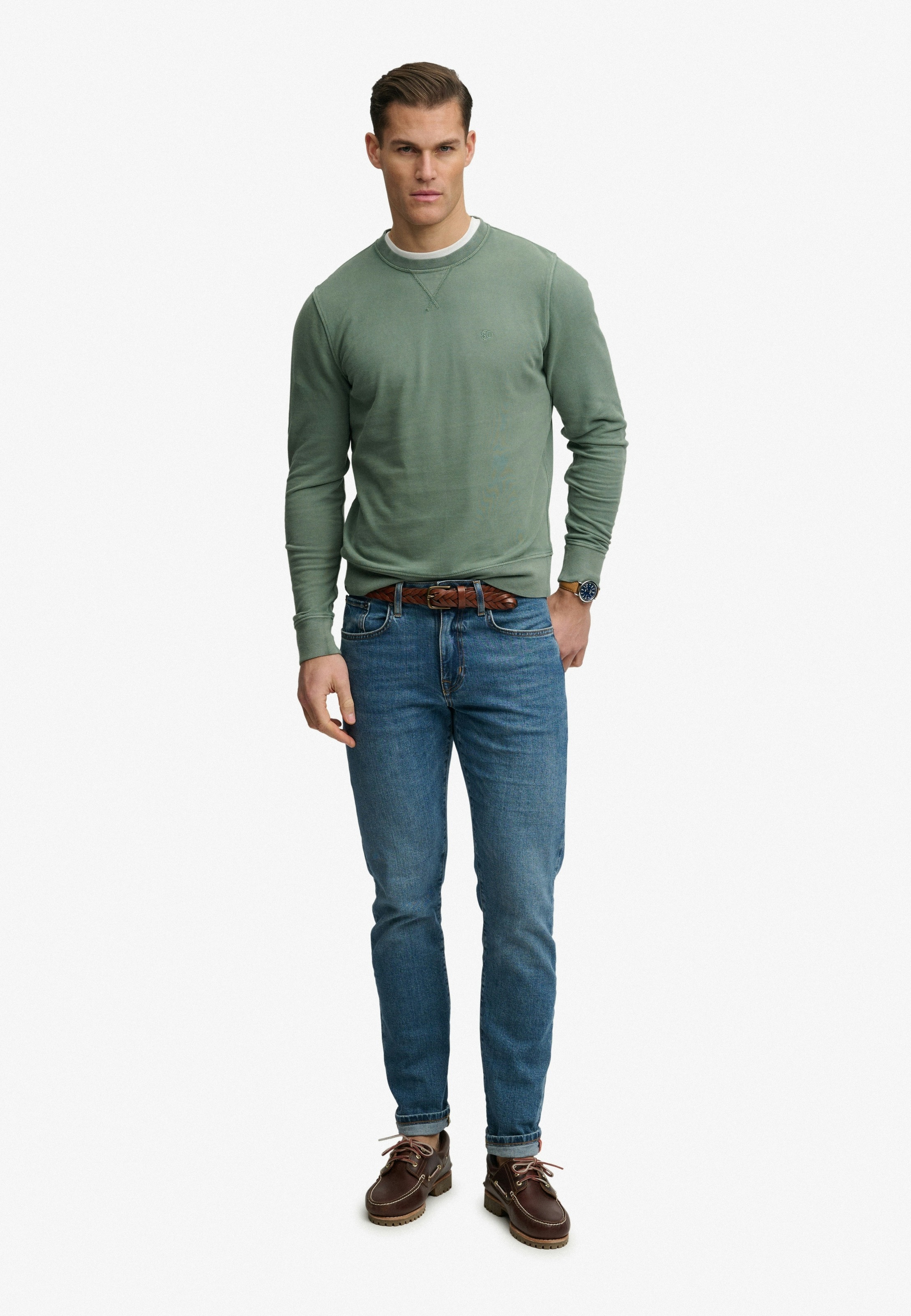 Superdry Sweatshirt »CLASSIC ESSENTIAL SWEATSHIRT«, mit Rundhalsausschnitt, aus Baumwolle, Relaxed Fit, normaler Schnitt
