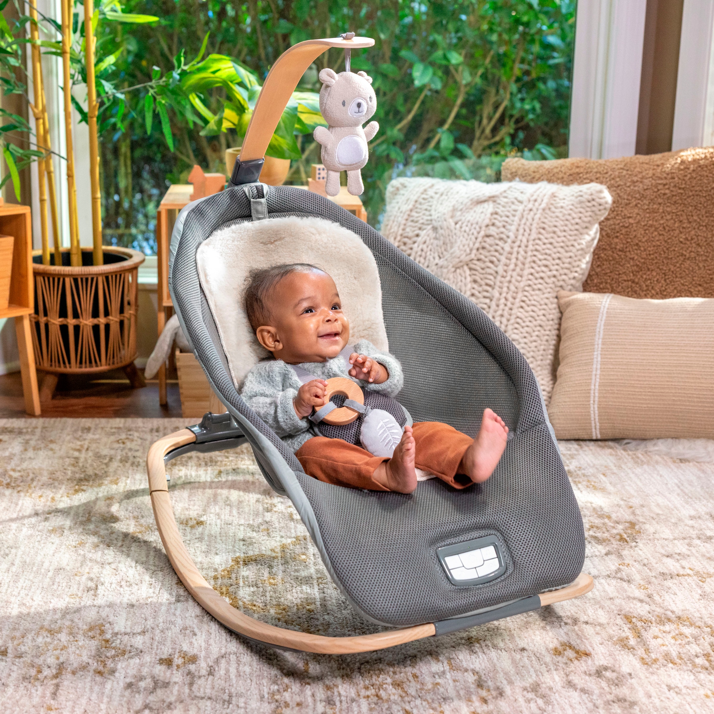 ingenuity Babywippe »Every Season™ Rocking Seat - Wesley™« bis 18,14 kg mit Melodien und Geräuschen