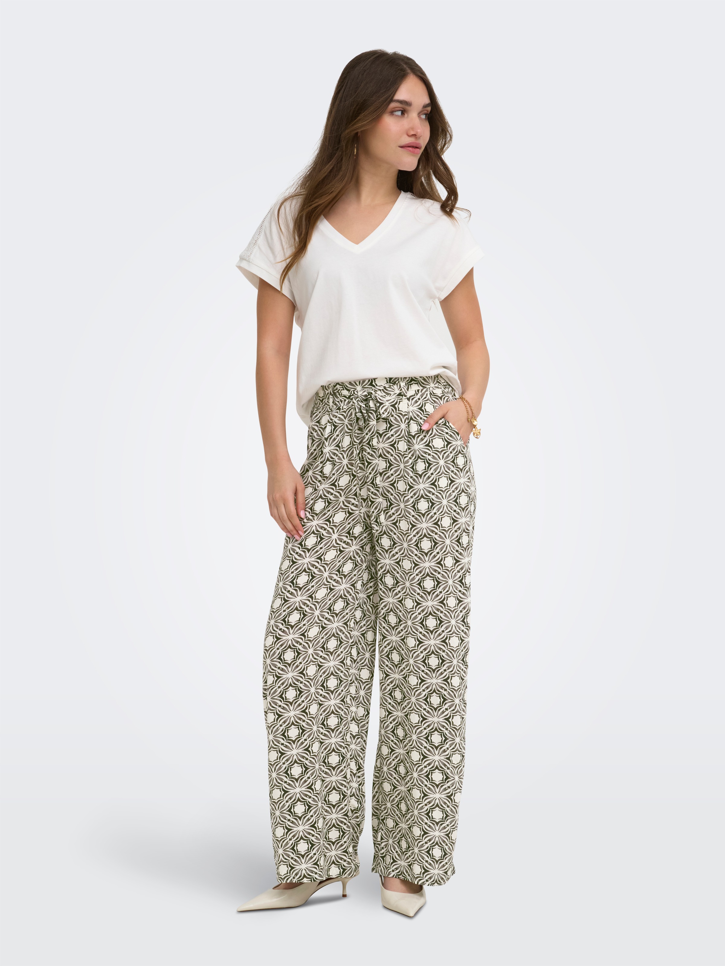 ONLY Pantalon à enfiler »ONLSILVA LOOSE PANTS WVN NOOS«  viscose, coupe regular
