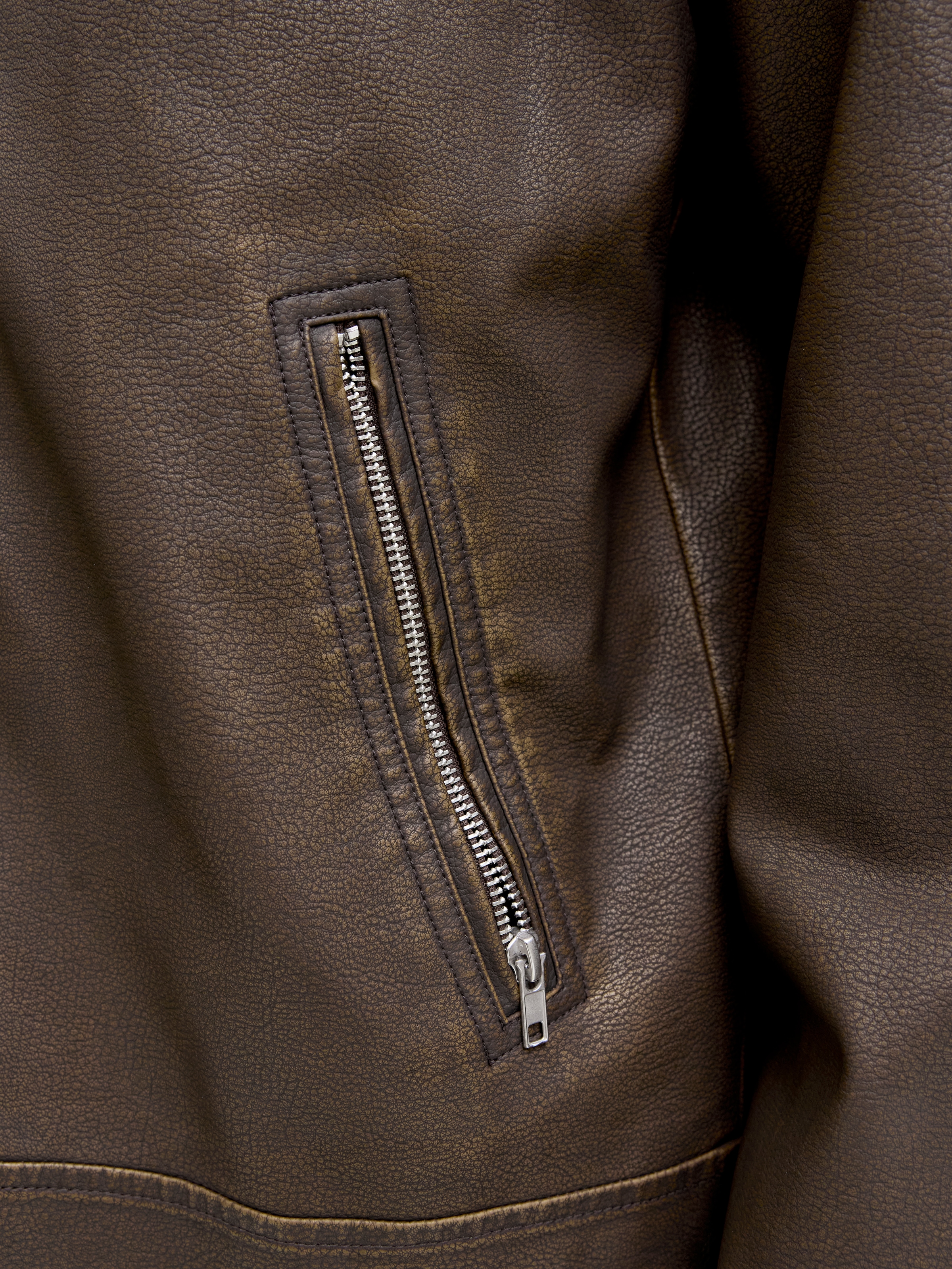 Jack & Jones Bikerjacke »JJECASABLANCA PU JACKET NOOS« ohne Kapuze mit Fronttaschen