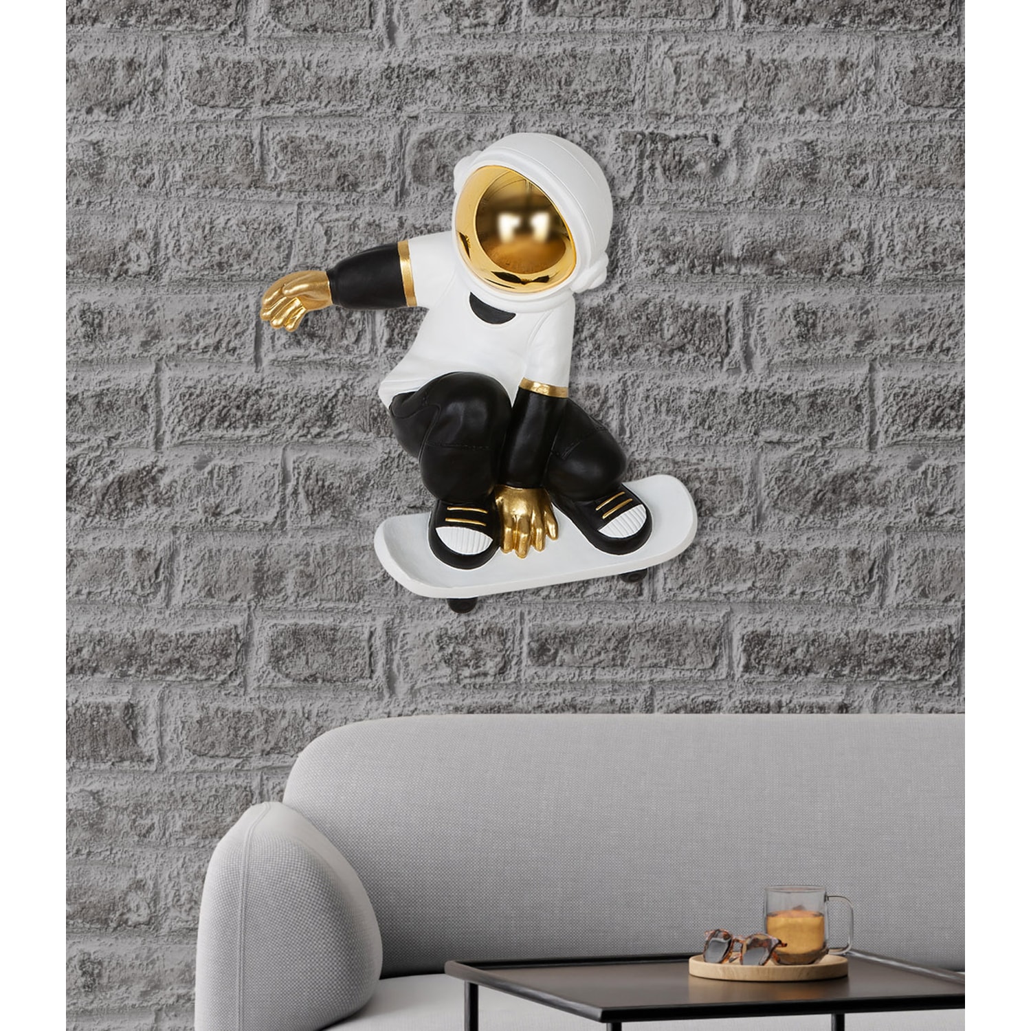 GILDE Wanddekoobjekt »Wandobjekt Astronaut Skateboard schwarz; weiss H. 44,5 cm«