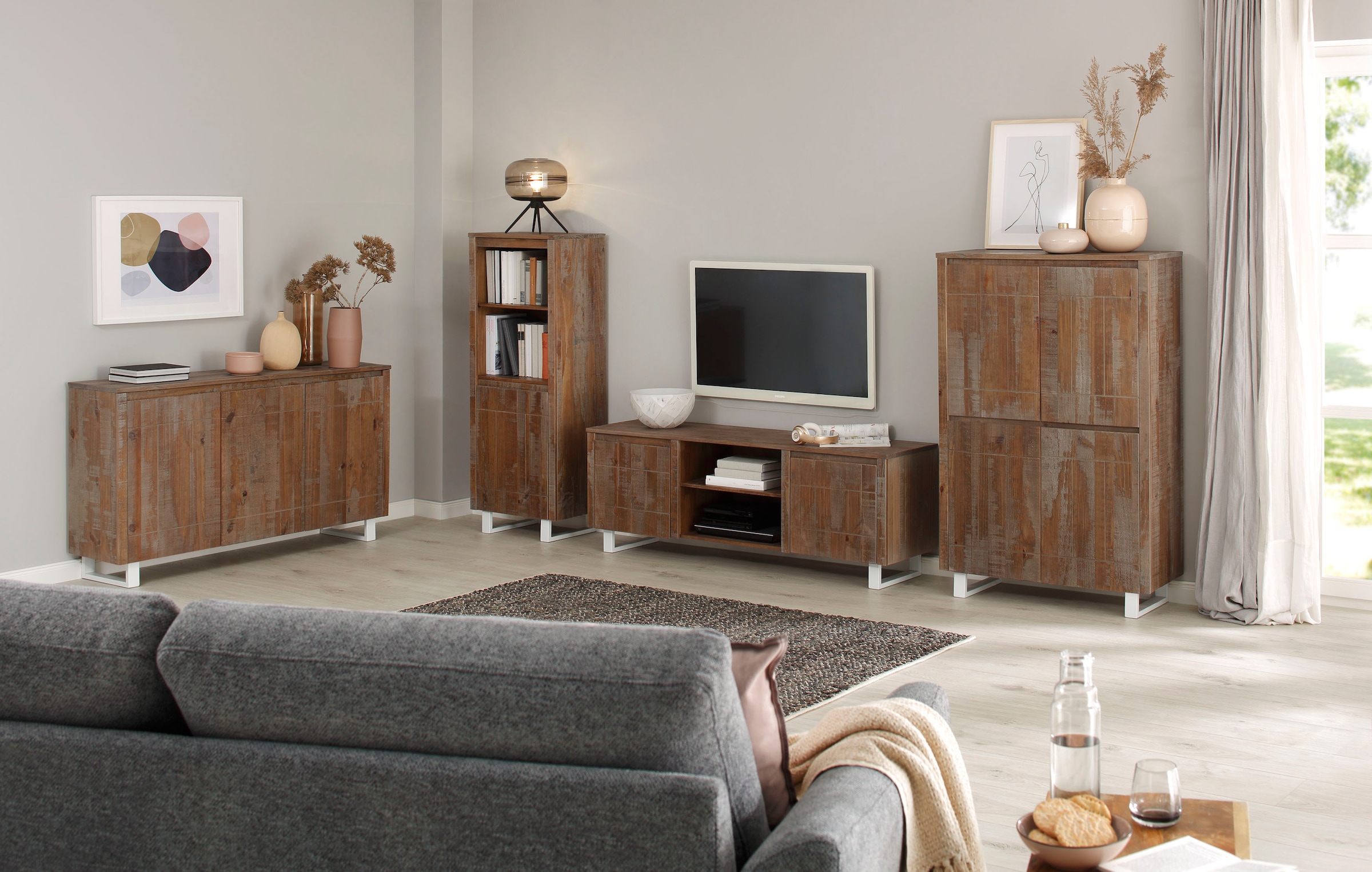 GOODproduct Table basse »Lagos« Kommode aus massivem Kiefernholz, mit weiss lackiertem Beingestell