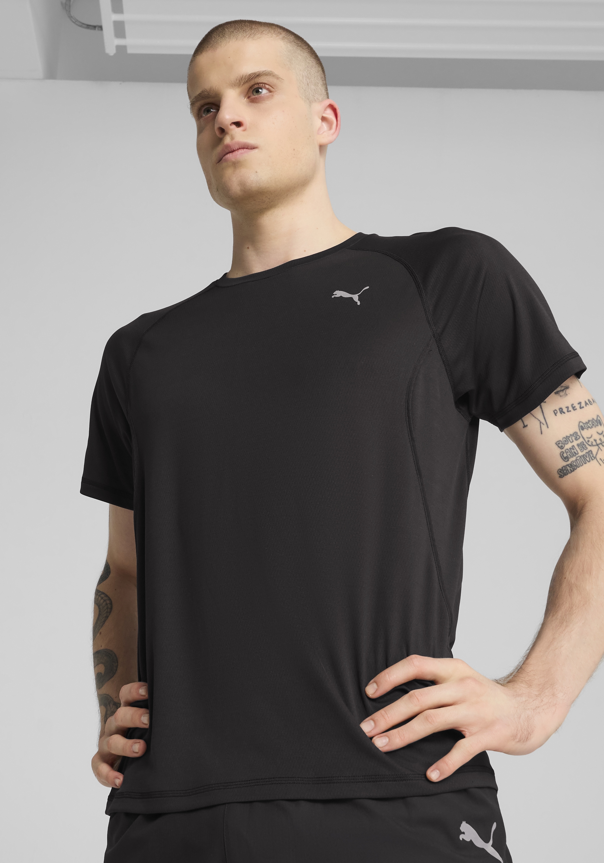 PUMA Laufshirt »M RUN VELOCITY TEE (POLY)« ergonomische Schnittführung, DryCELL Technologie, Flatlock-Nähte