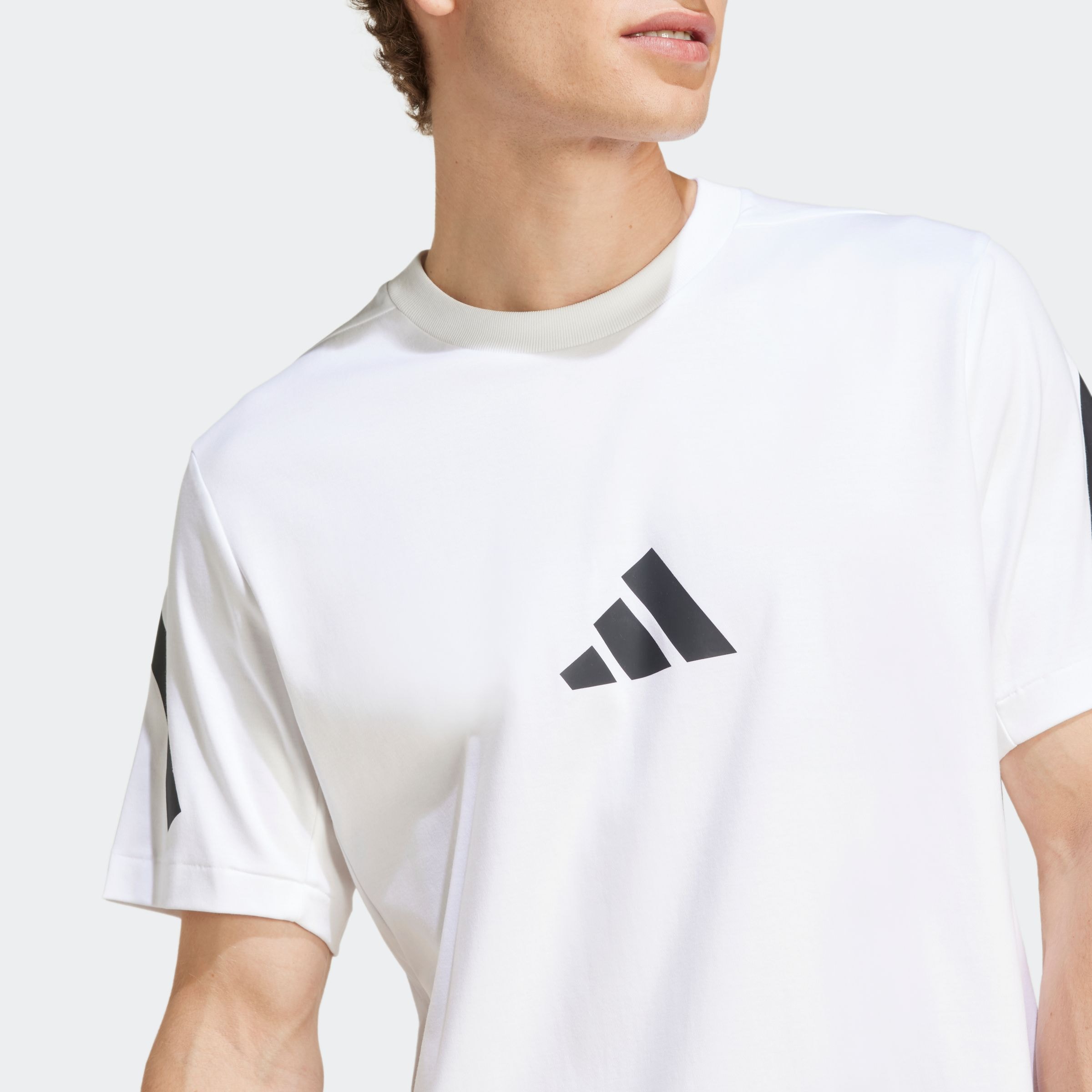 adidas Sportswear T-shirt »M Z.N.E. TEE« sportlicher Stil, Kurzarm, aus Baumwolle, ohne Verschluss