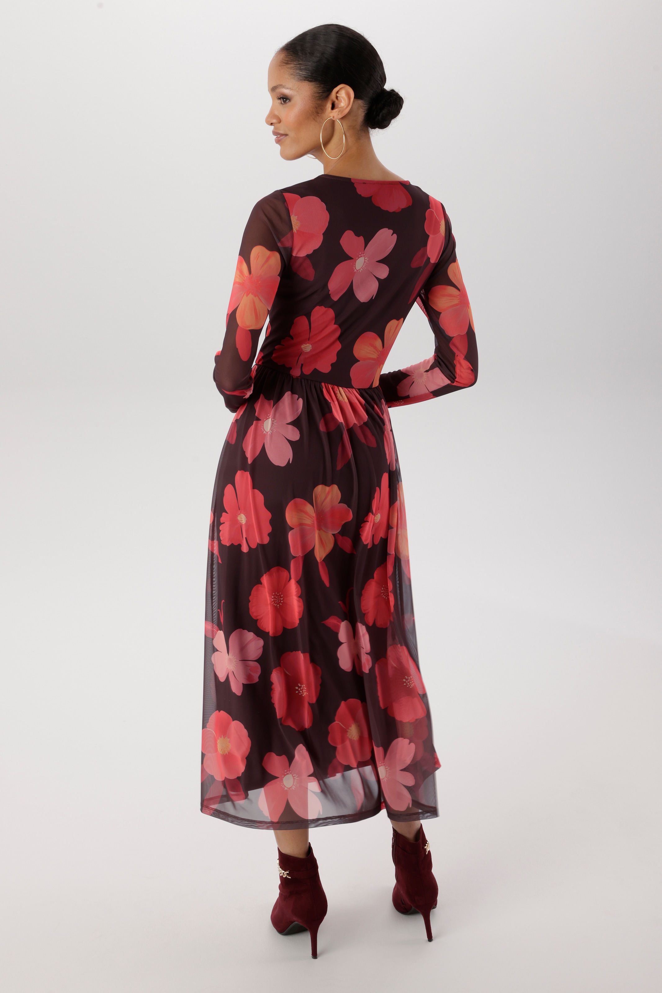 Aniston SELECTED Robe midi en qualité mesh avec élastique à la taille - NOUVELLE COLLECTION