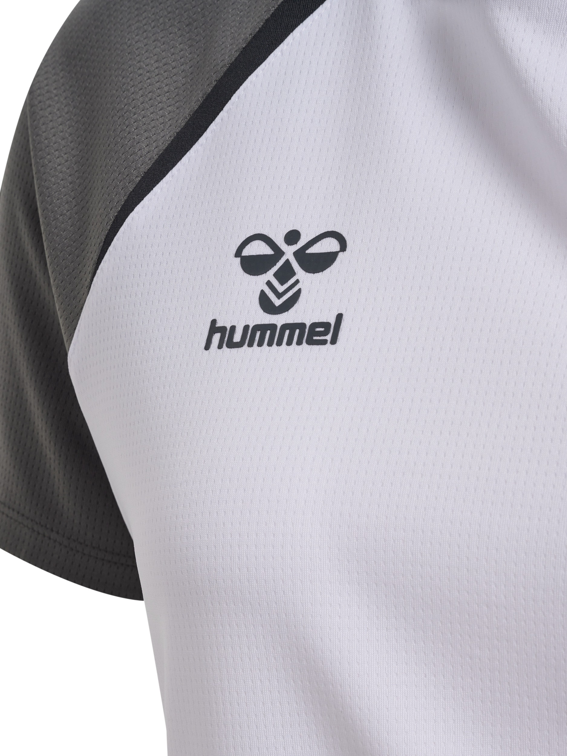 hummel Trainingsshirt »HMLLEAD 2.0 JERSEY S/S WOMAN« sportliche Passform, kurze Ärmel, atmungsaktives Material