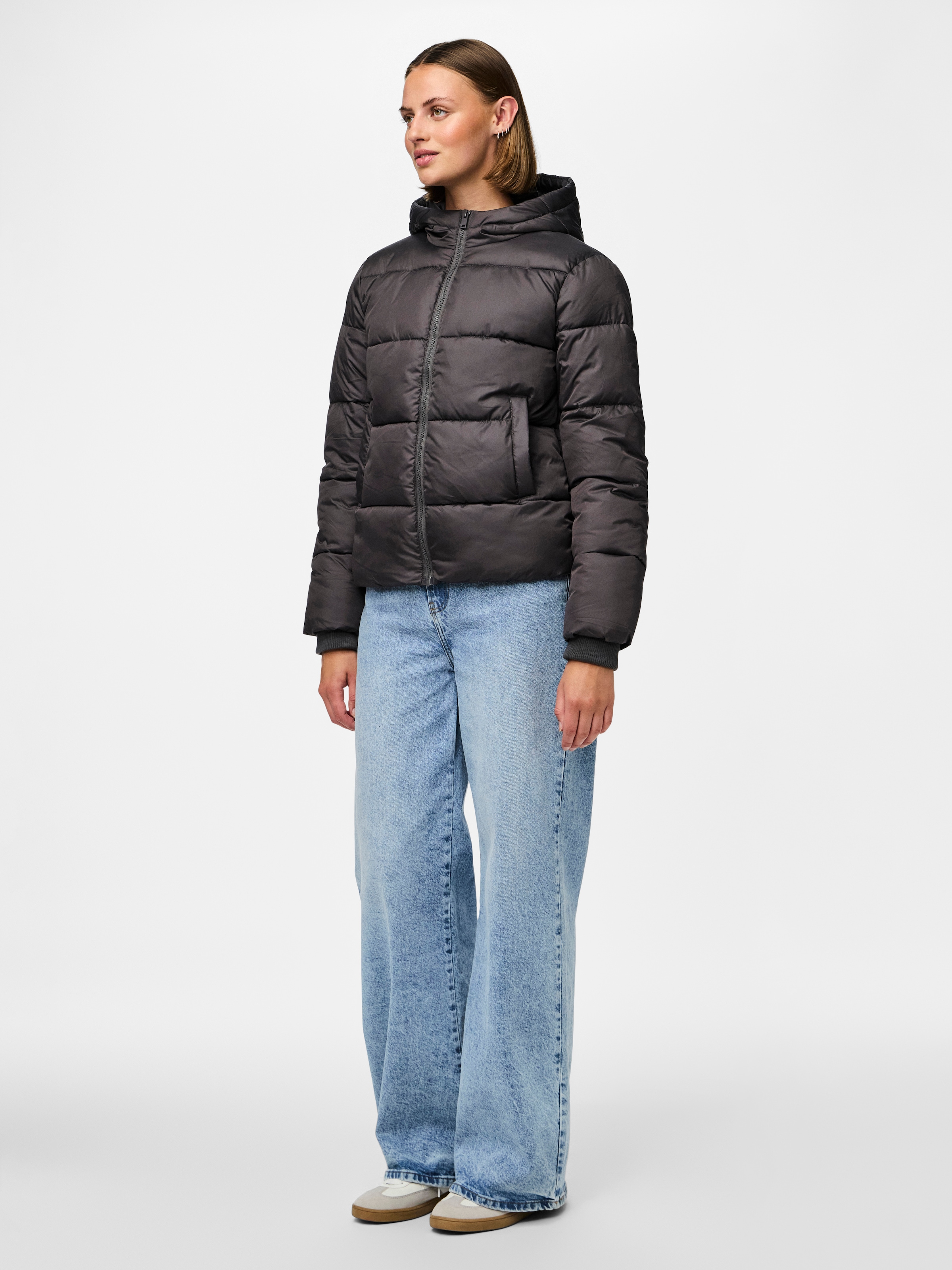 pieces Veste matelassée »PCBEE NEW SHORT  PUFFER JACKET NOOS BC« mit Kapuze