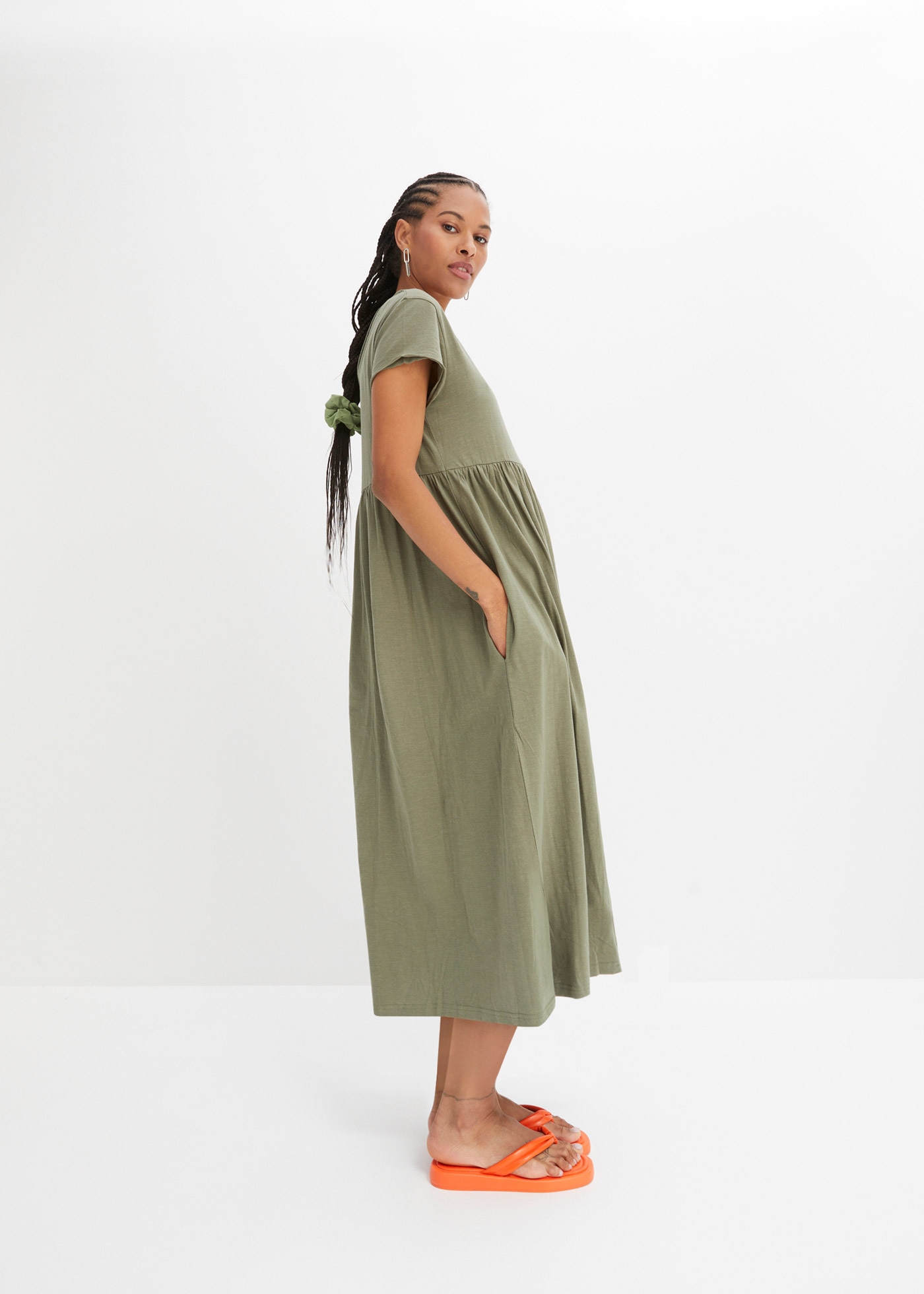 bonprix Robe midi »Midikleid aus reiner Baumwolle« aus reiner Baumwolle, lockere Passform, mit Schlitzdetail