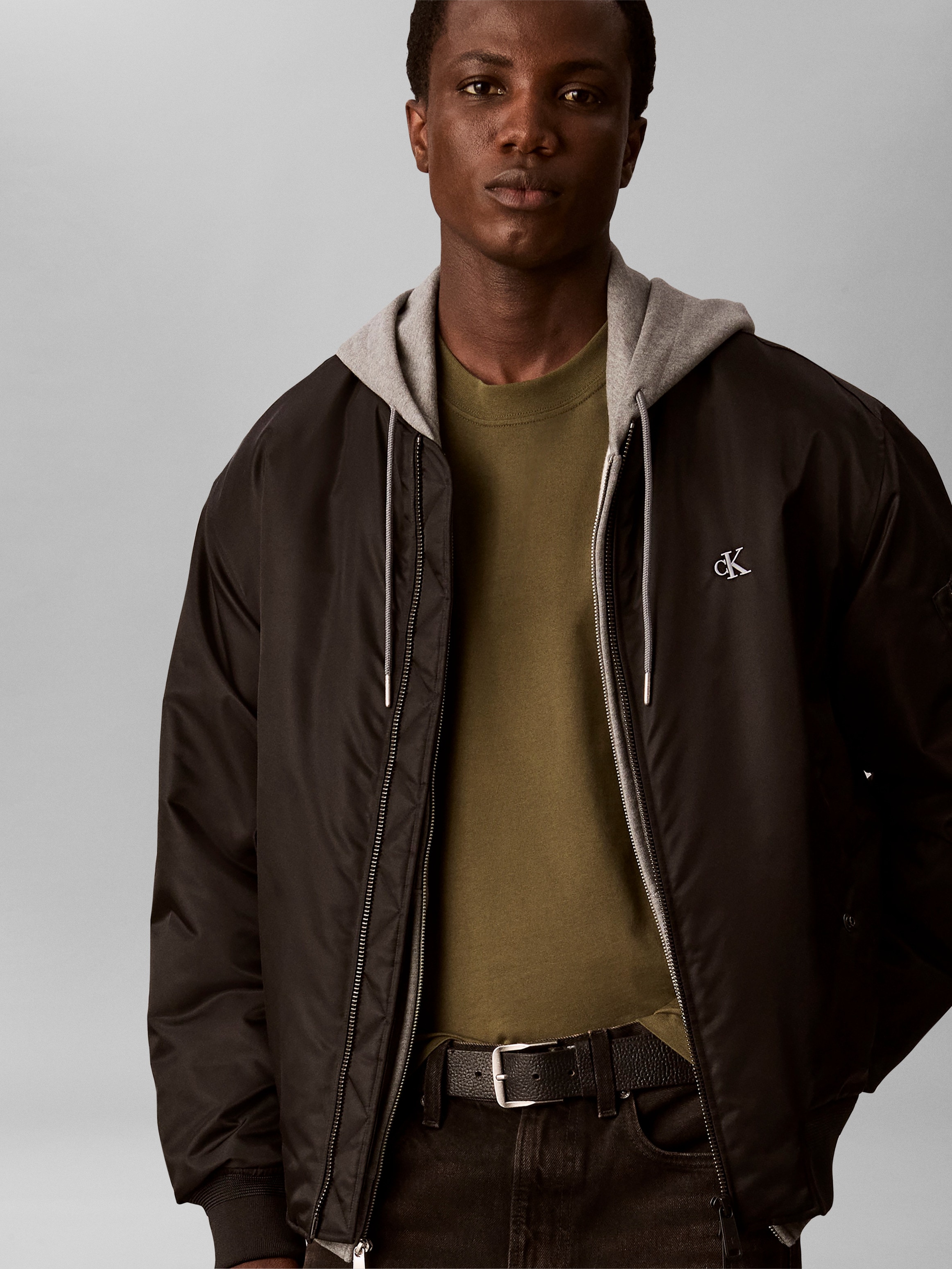 Calvin Klein Sweat-shirt , encolure ronde, coupe régulière, broderie de logo

