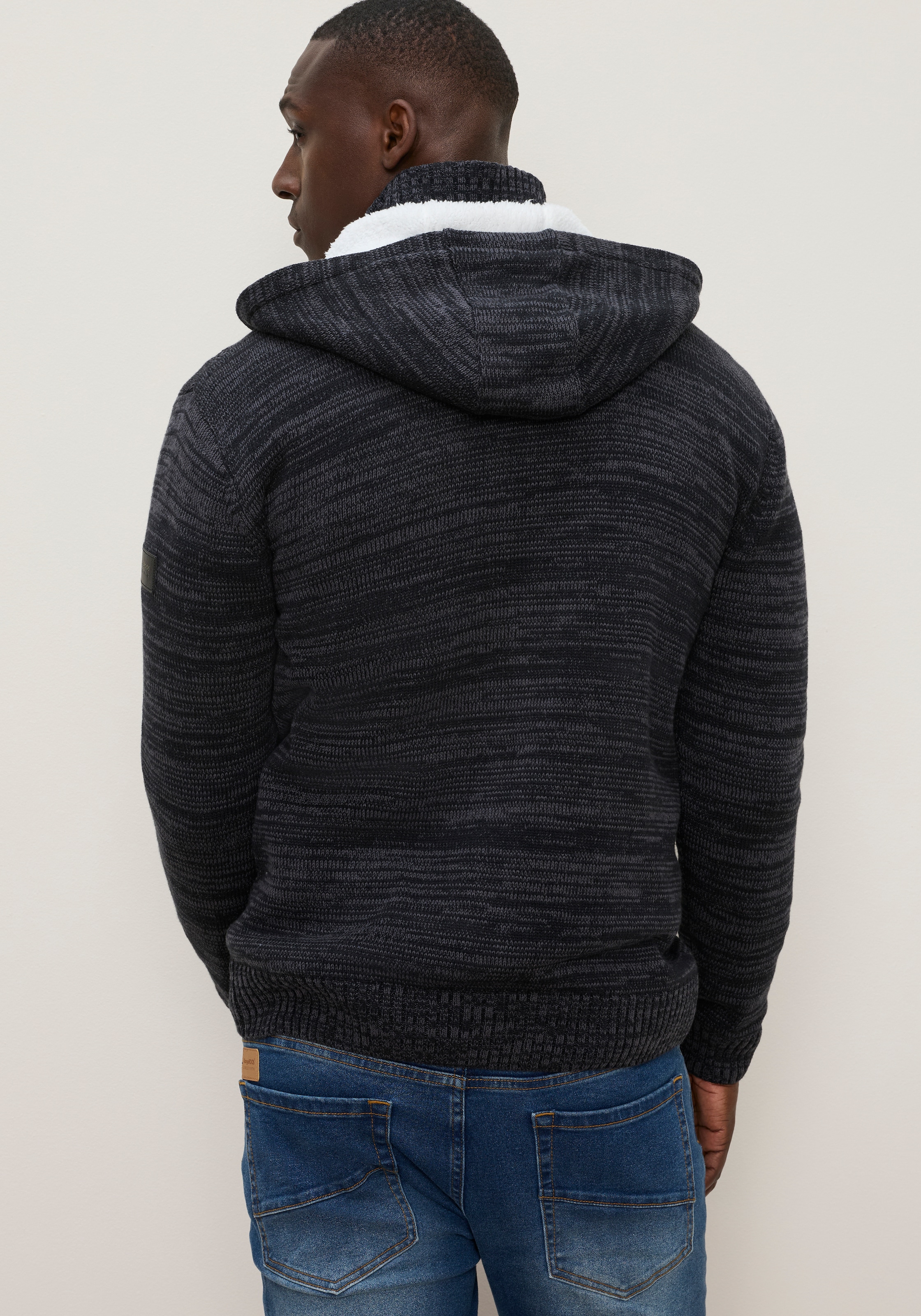 KangaROOS Kapuzenstrickjacke mit Reissverschluss und Knebelknopfverschluss, Regular Fit, Langarm