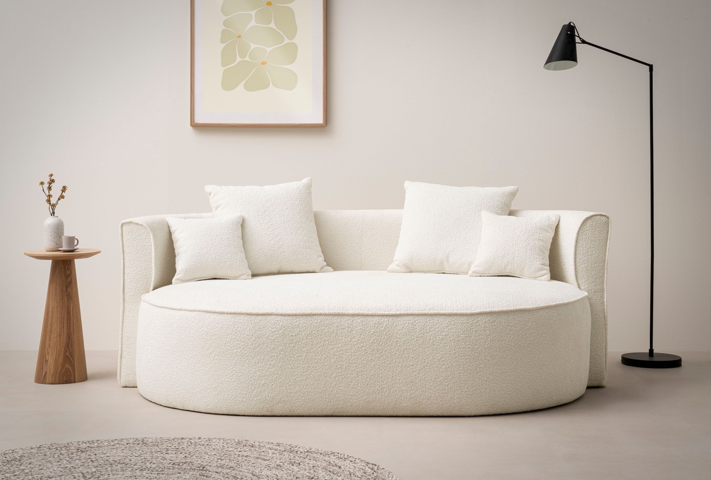 LeGer Home by Lena Gercke 2,5-Sitzer »ISALIE Bouclé, rundes Loungesofa, mit Kissen, perfekt gepolstert« moderne Stoffe, mit 4 Zierkissen, extra grosse Sitzfläche