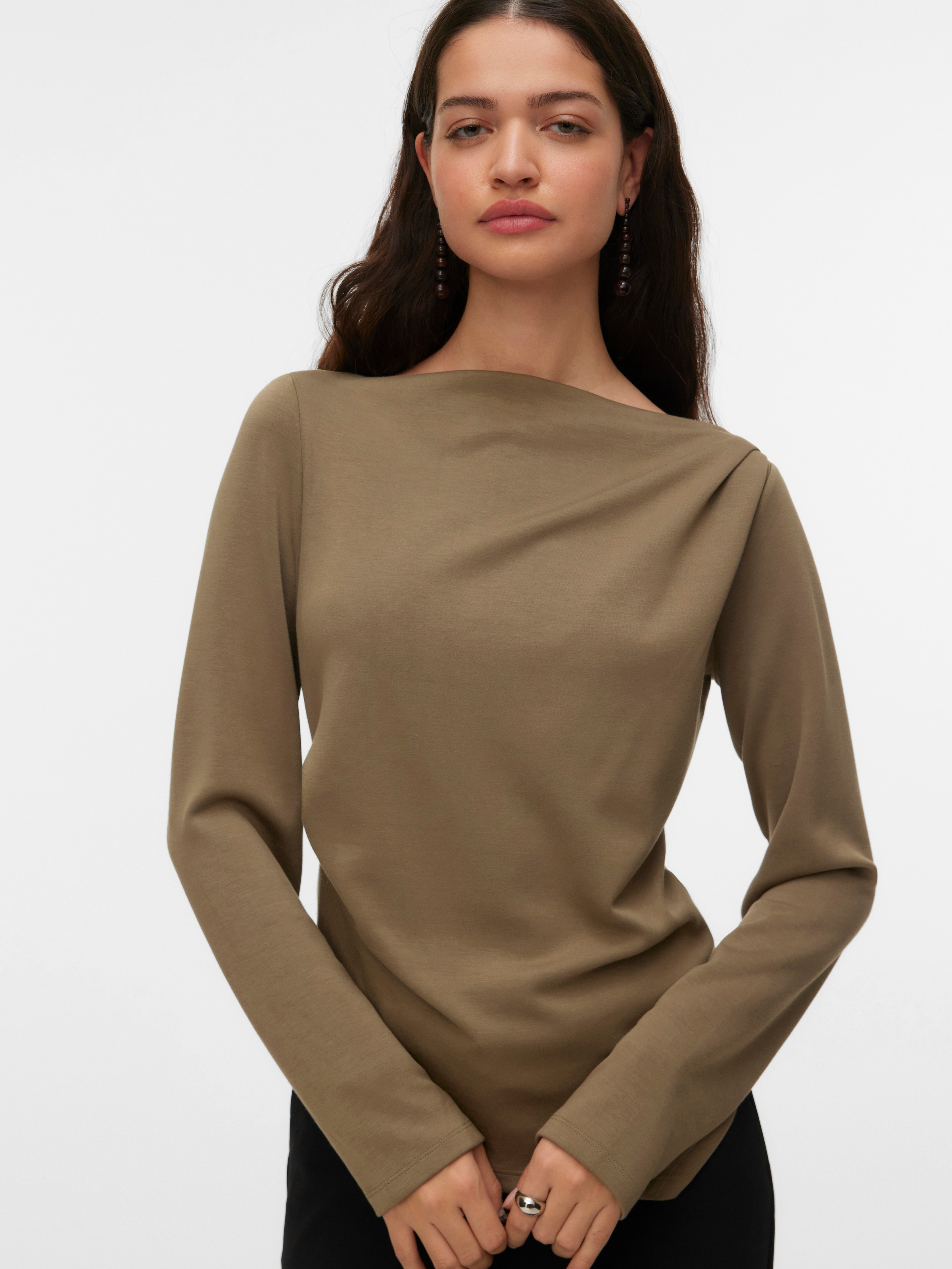 Vero Moda T-shirt à manches longues »VMMILLE LS BOATNECK SHORT TOP JRS NOOS« Materialmix, regular fit, mit Raffung