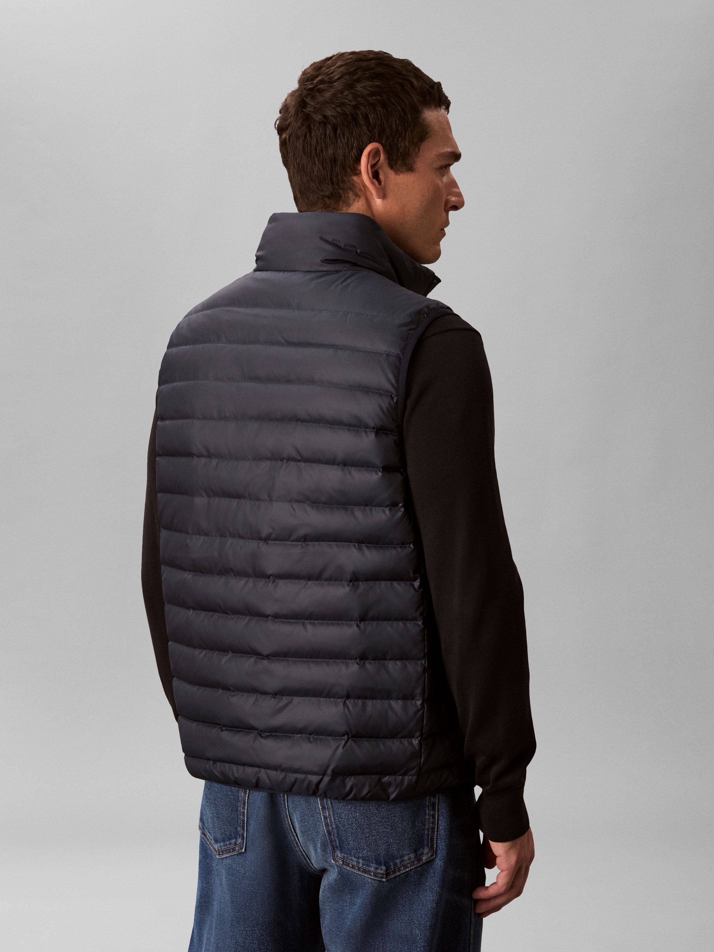 Calvin Klein Steppweste »SLVLSS LT WT NYLON PUFFER VEST« Mit Rundhalsausschnitt