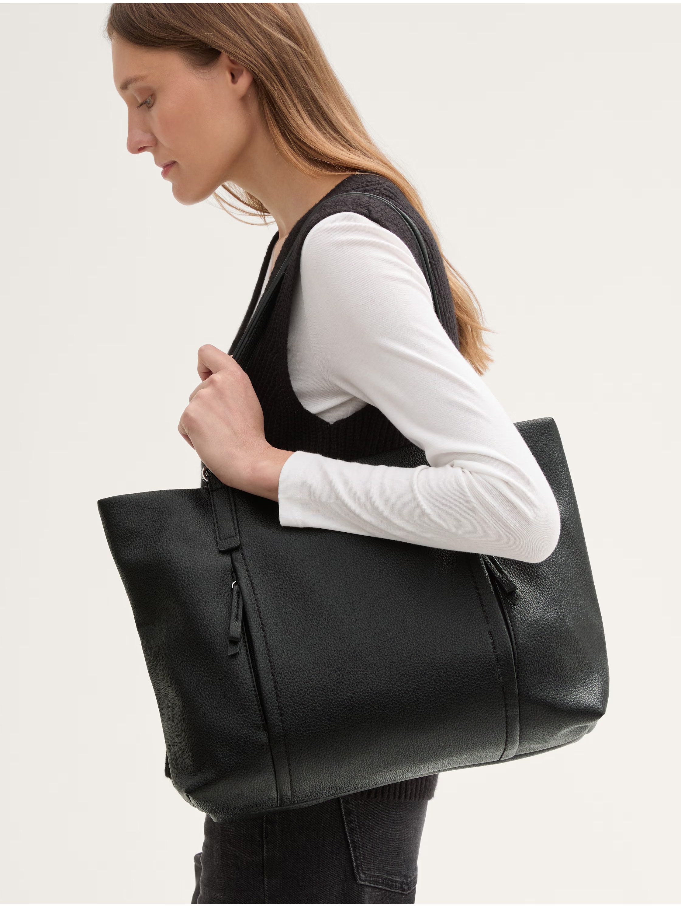 TOM TAILOR Shopper »Beca« aus hochwertigem Kunstleder mit funktionalen Details